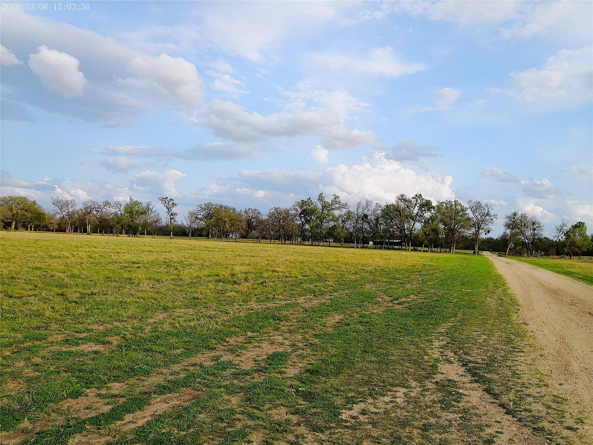1042 Los Ranchitos RD, Cameron, TX 76567