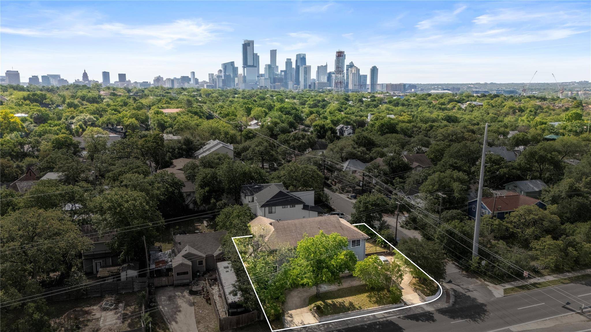 1303 Newfield LN, Austin, TX 78703