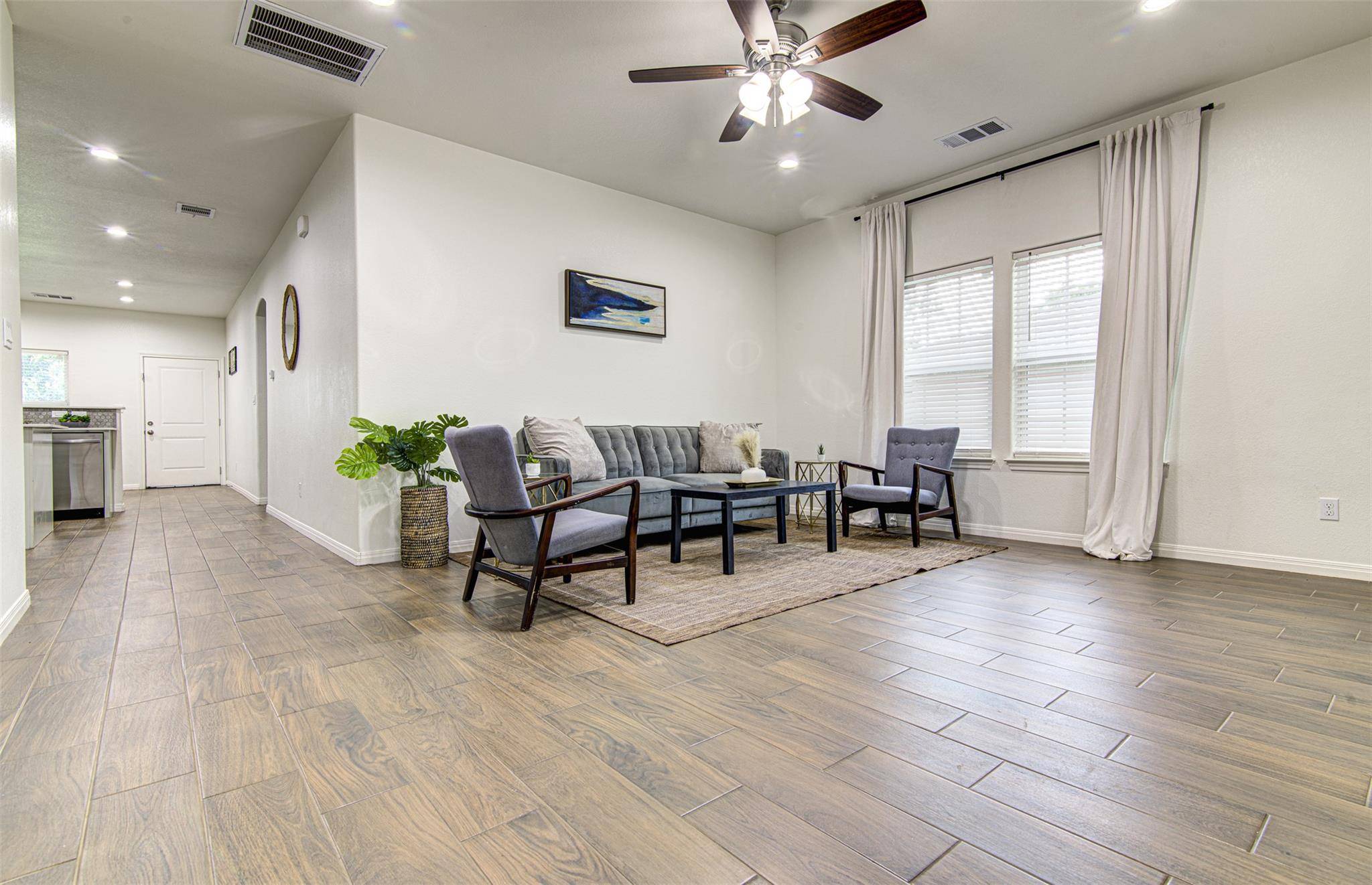 129 Kawainui LN, Bastrop, TX 78602