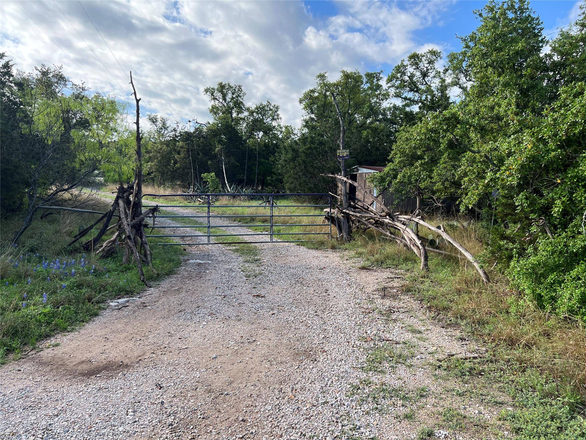220 Rocky RD, Marble Falls, TX 78654