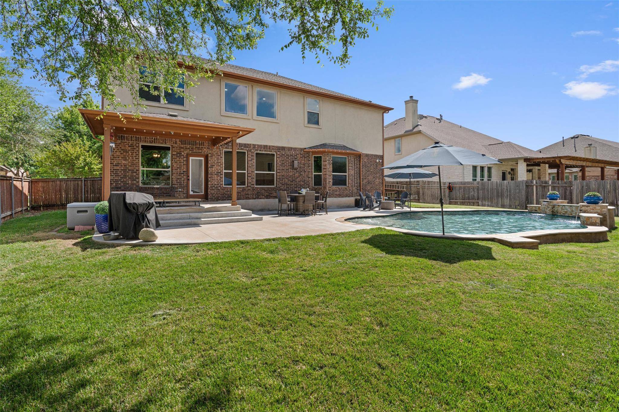 200 Lake Livingston DR, Georgetown, TX 78628