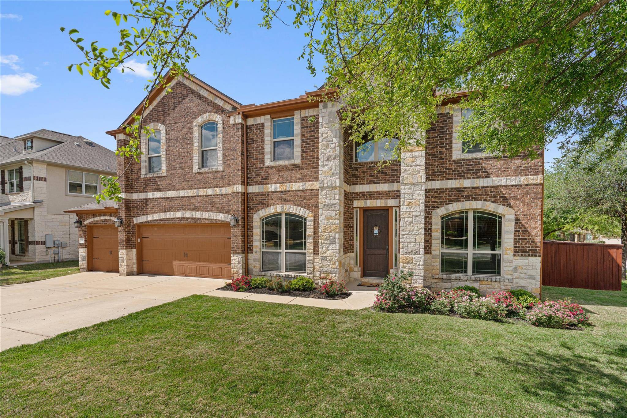 200 Lake Livingston DR, Georgetown, TX 78628
