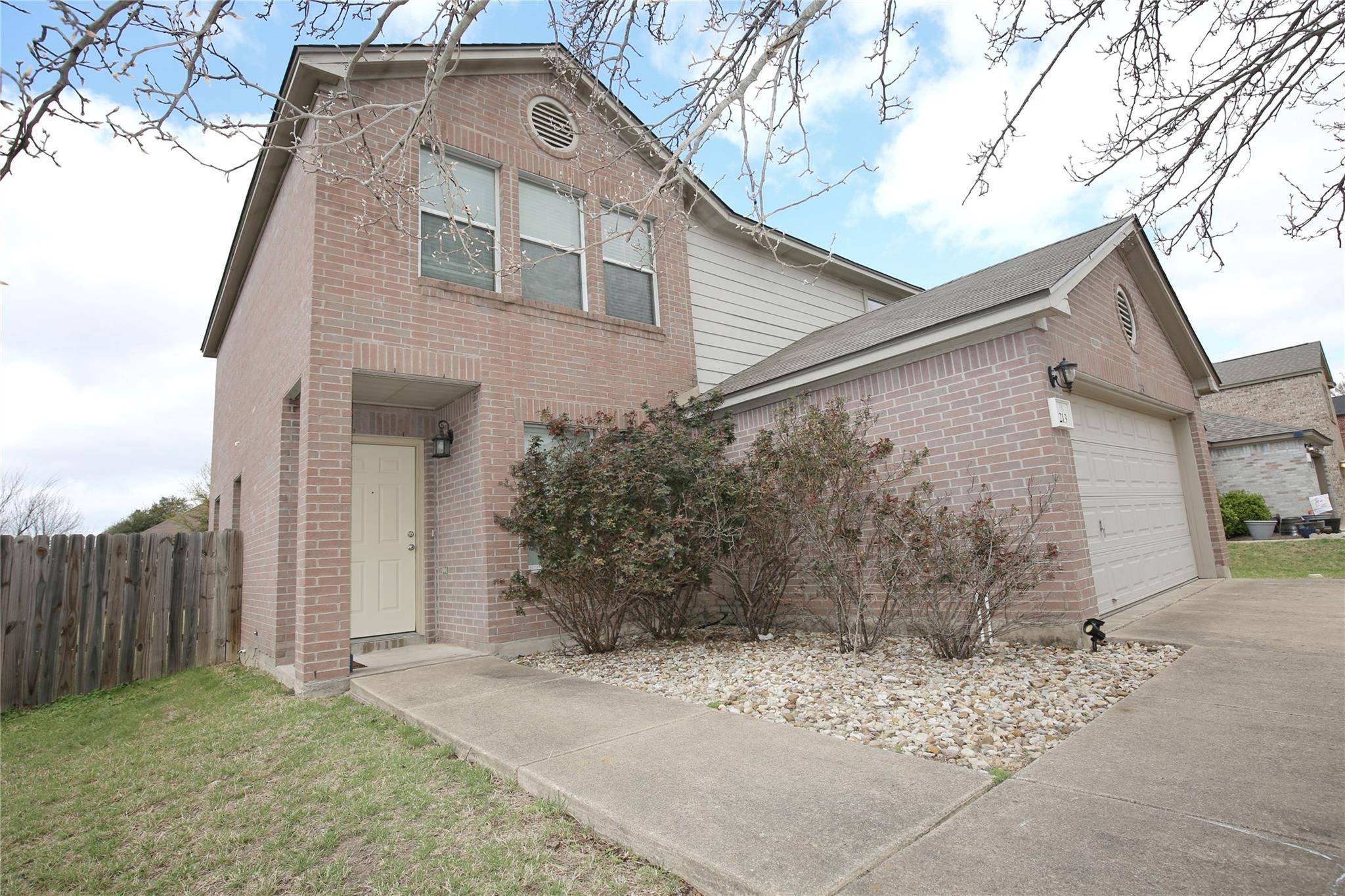 213 Rim Rock DR, Leander, TX 78641