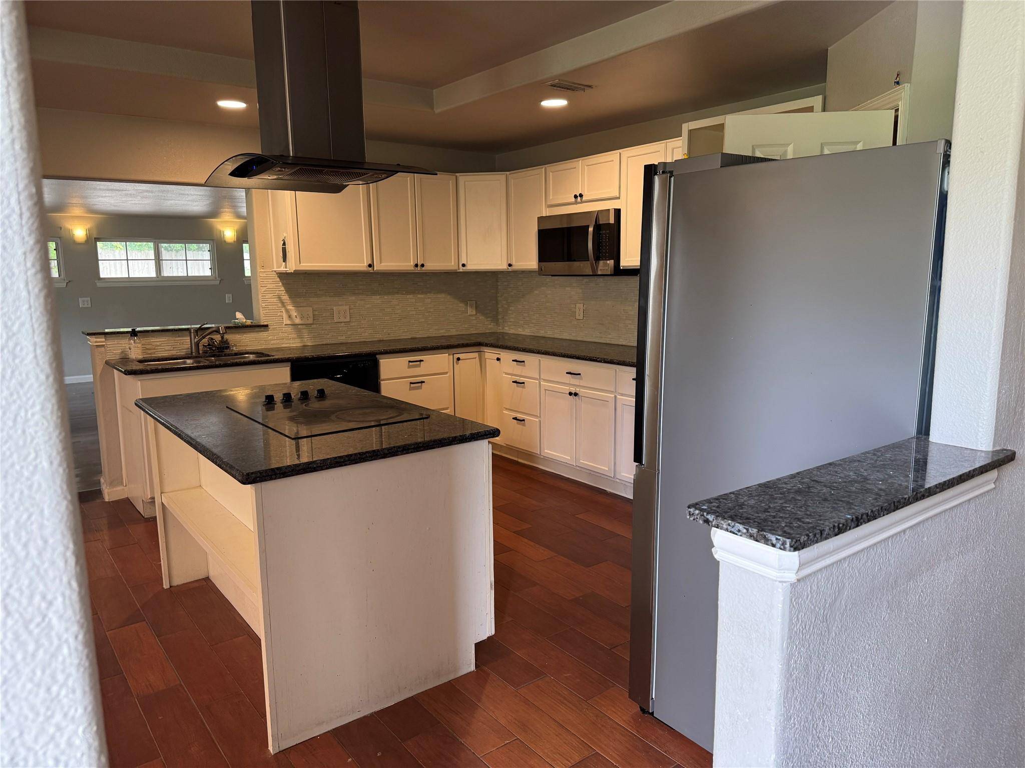 300 W COVINGTON DR, Austin, TX 78753