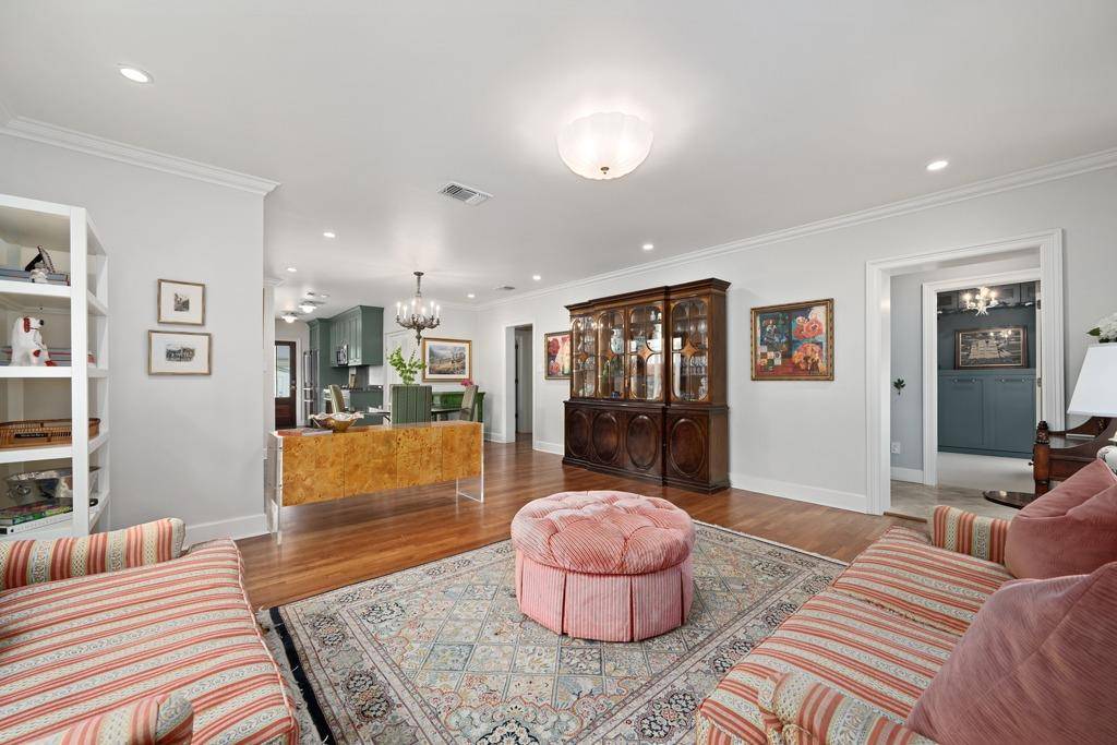 1908 W 37th ST, Austin, TX 78731