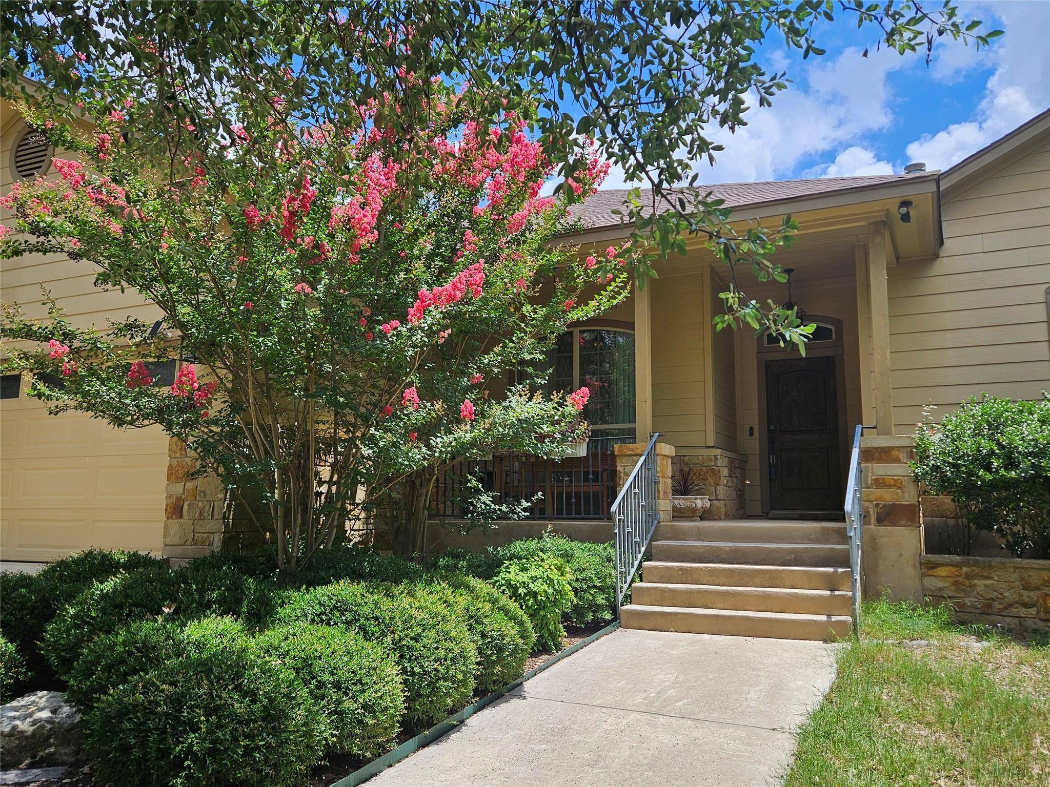 10033 Longhorn SKWY, Dripping Springs, TX 78620