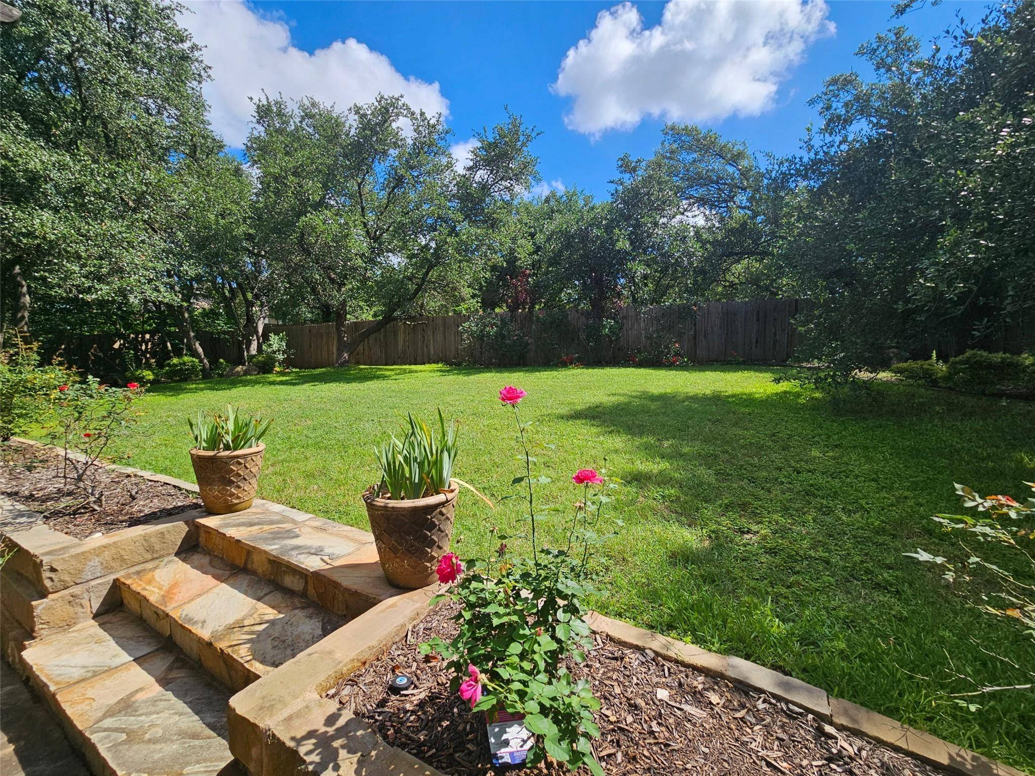 10033 Longhorn SKWY, Dripping Springs, TX 78620
