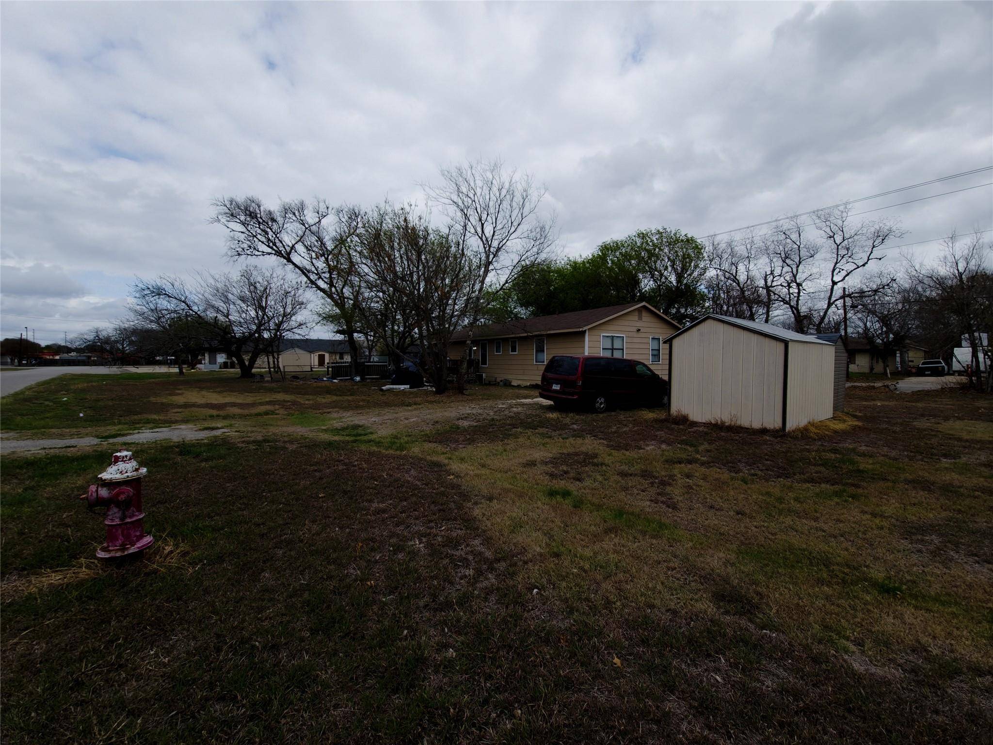 911 Brazos ST, Lockhart, TX 78644