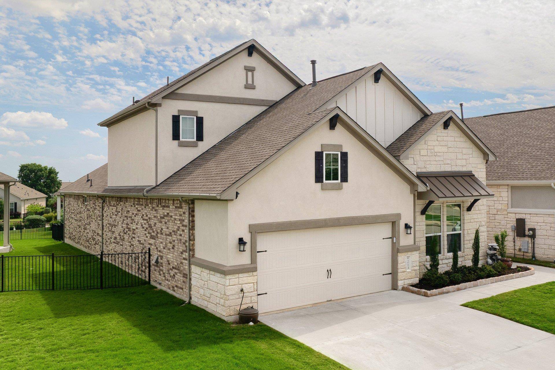 213 Encore DR, Liberty Hill, TX 78642