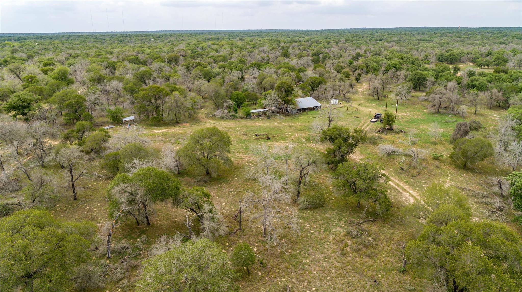 132 Roemer LN W, Floresville, TX 78114
