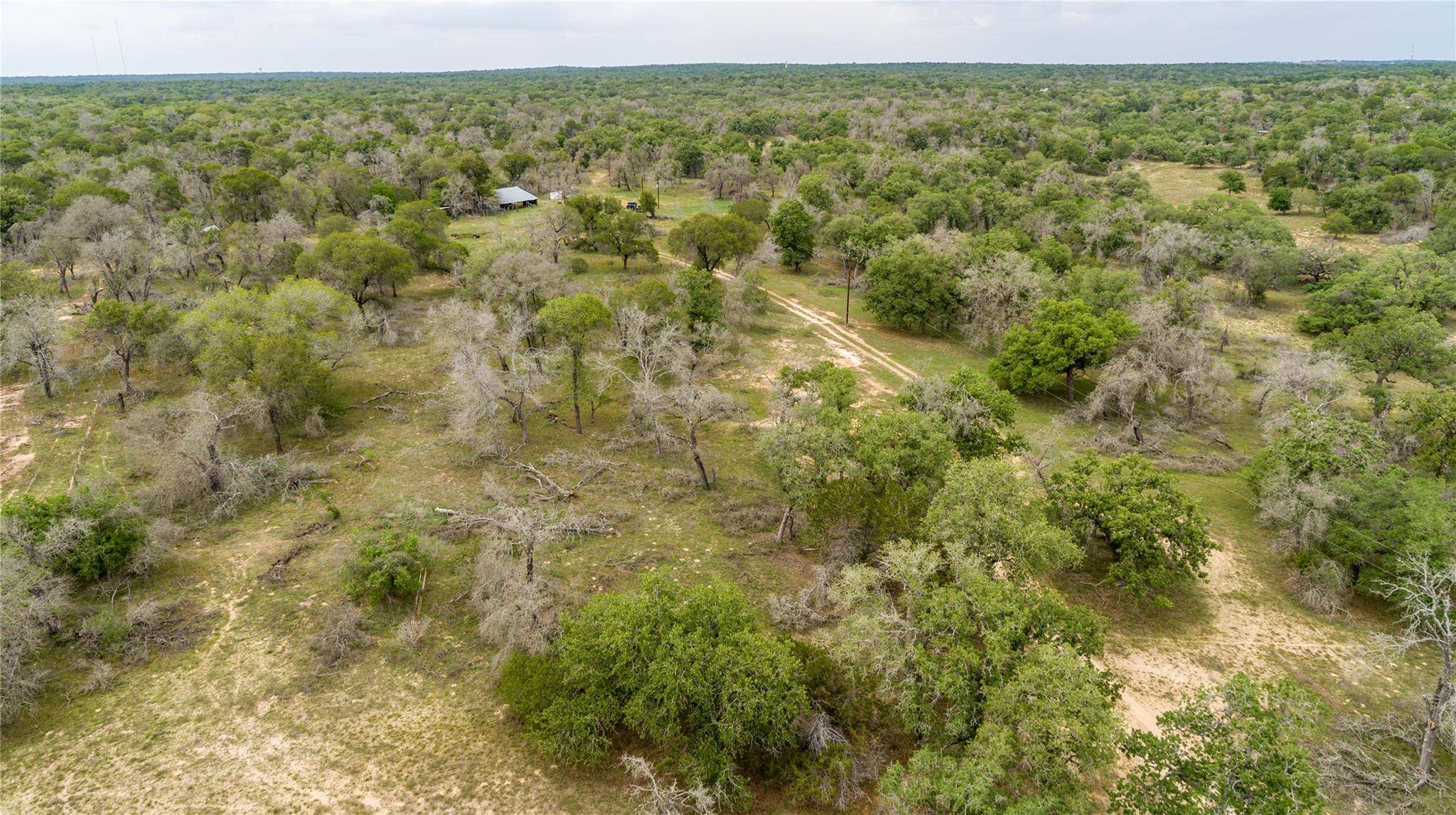 132 Roemer LN W, Floresville, TX 78114