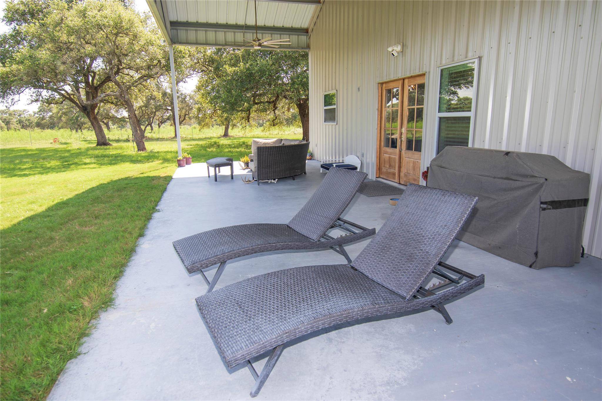 15545 TX-111 E, Yoakum, TX 77995