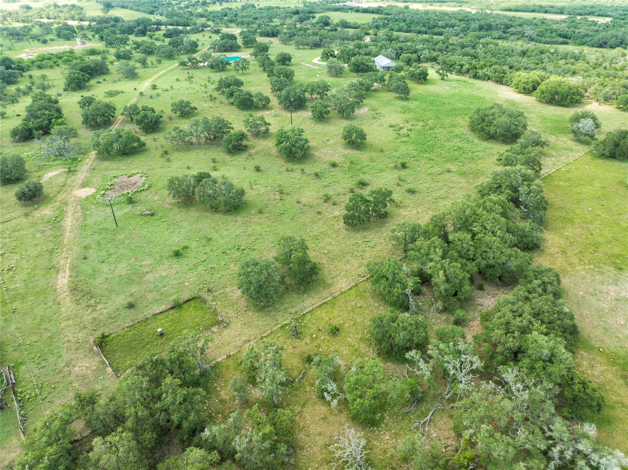 15545 TX-111 E, Yoakum, TX 77995