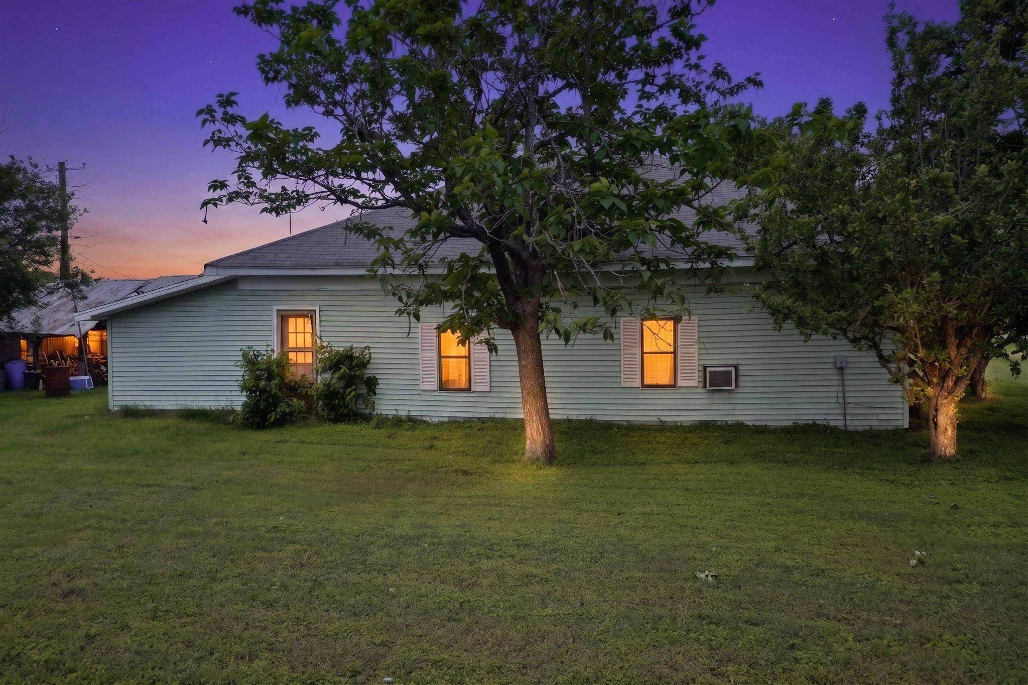 711 E Clark ST, Bartlett, TX 76511