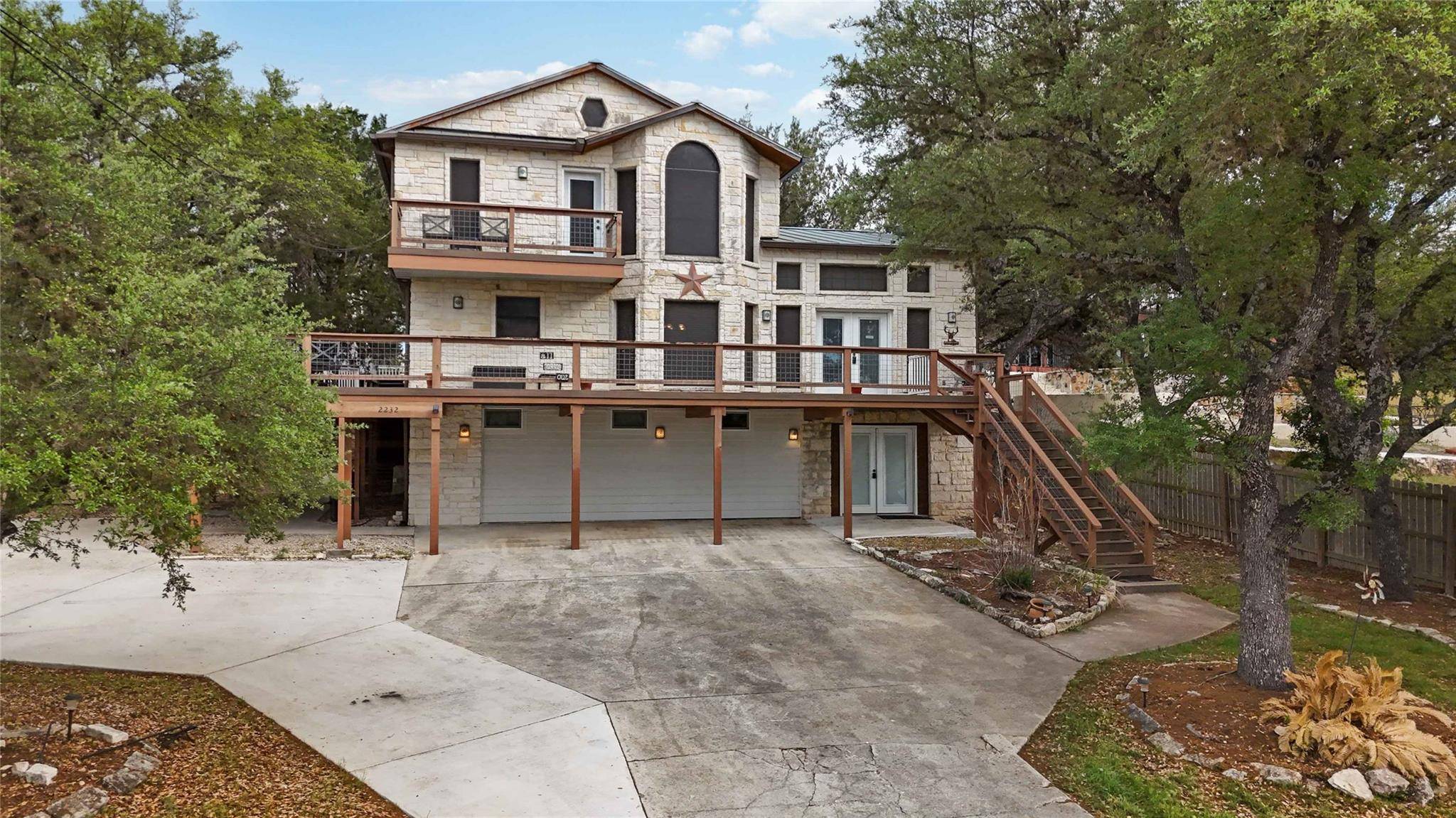 2232 Glenn DR, Canyon Lake, TX 78133