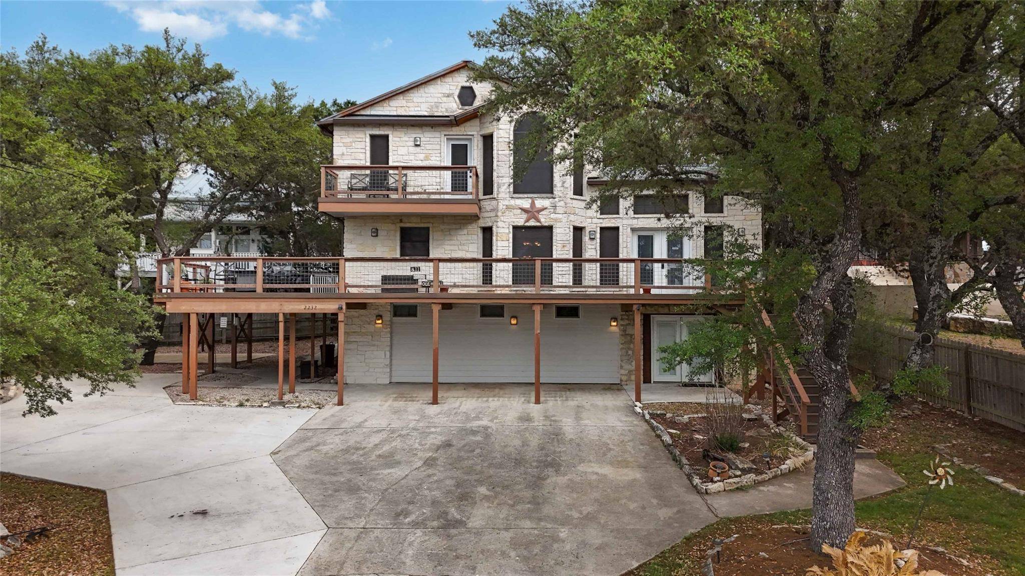2232 Glenn DR, Canyon Lake, TX 78133