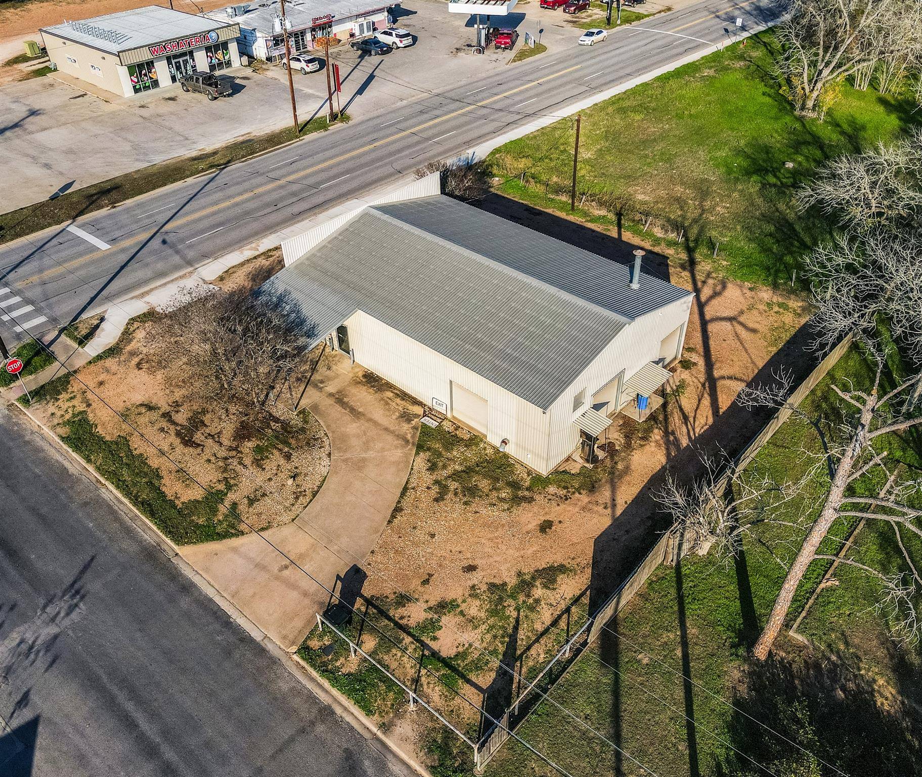 201 S Ridge ST, Hallettsville, TX 77964
