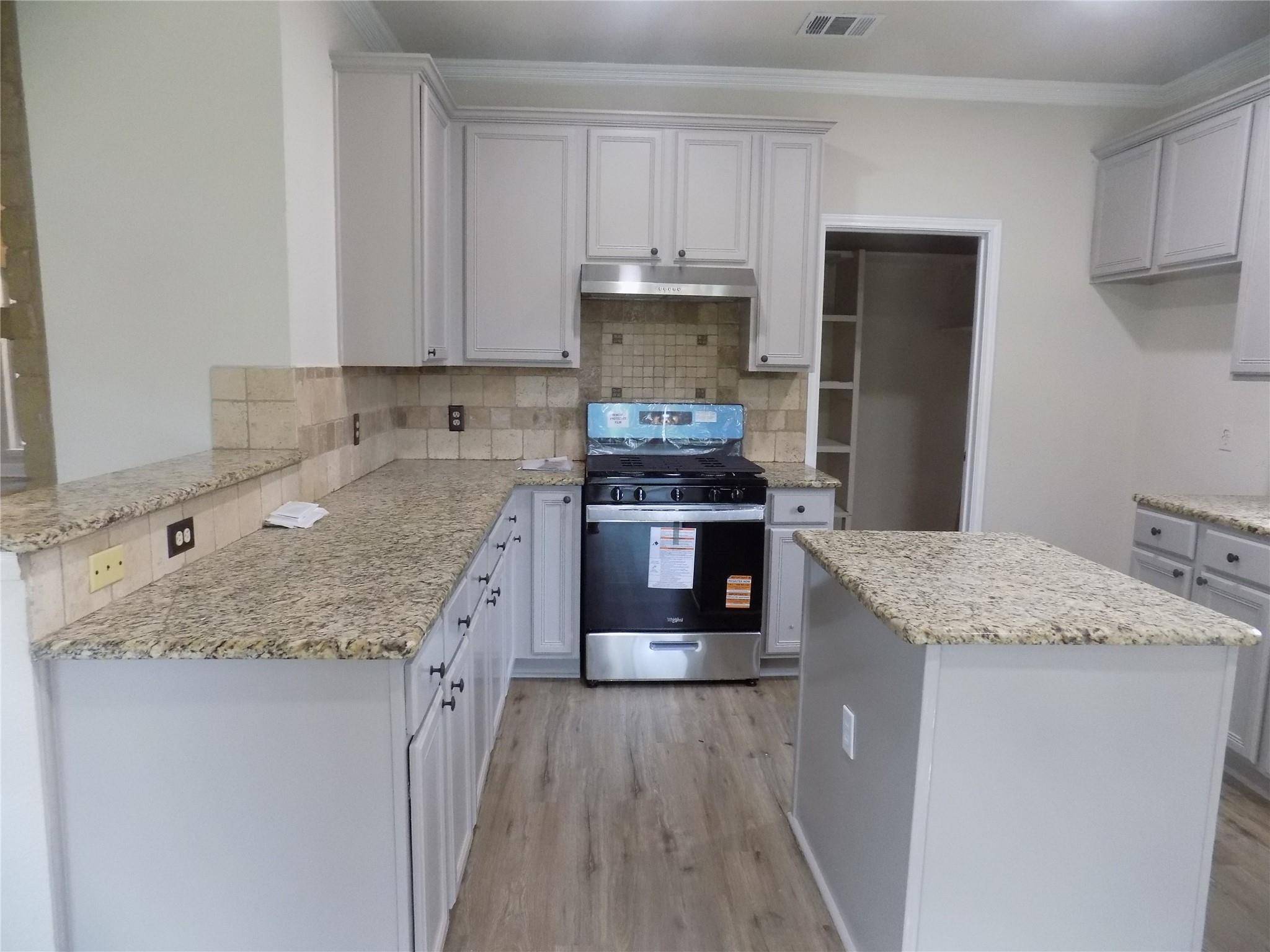 301 THUNDERBAY DR, Georgetown, TX 78626