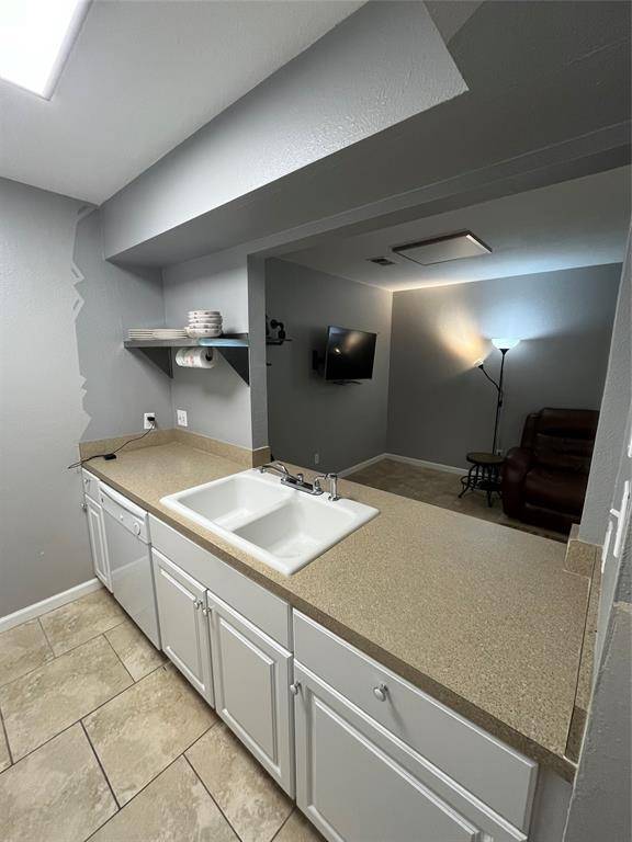 1705 Crossing PL #131, Austin, TX 78741