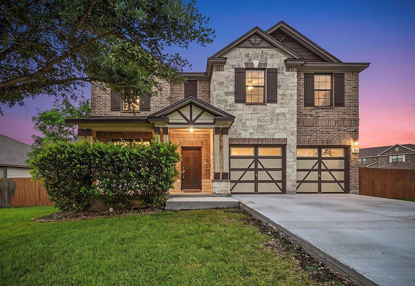 380 Apricot DR, Kyle, TX 78640