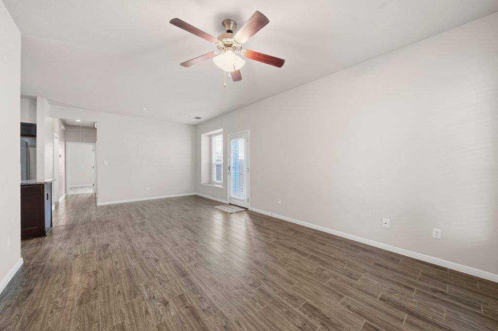 420 Spiny Lizard LN, San Marcos, TX 78666
