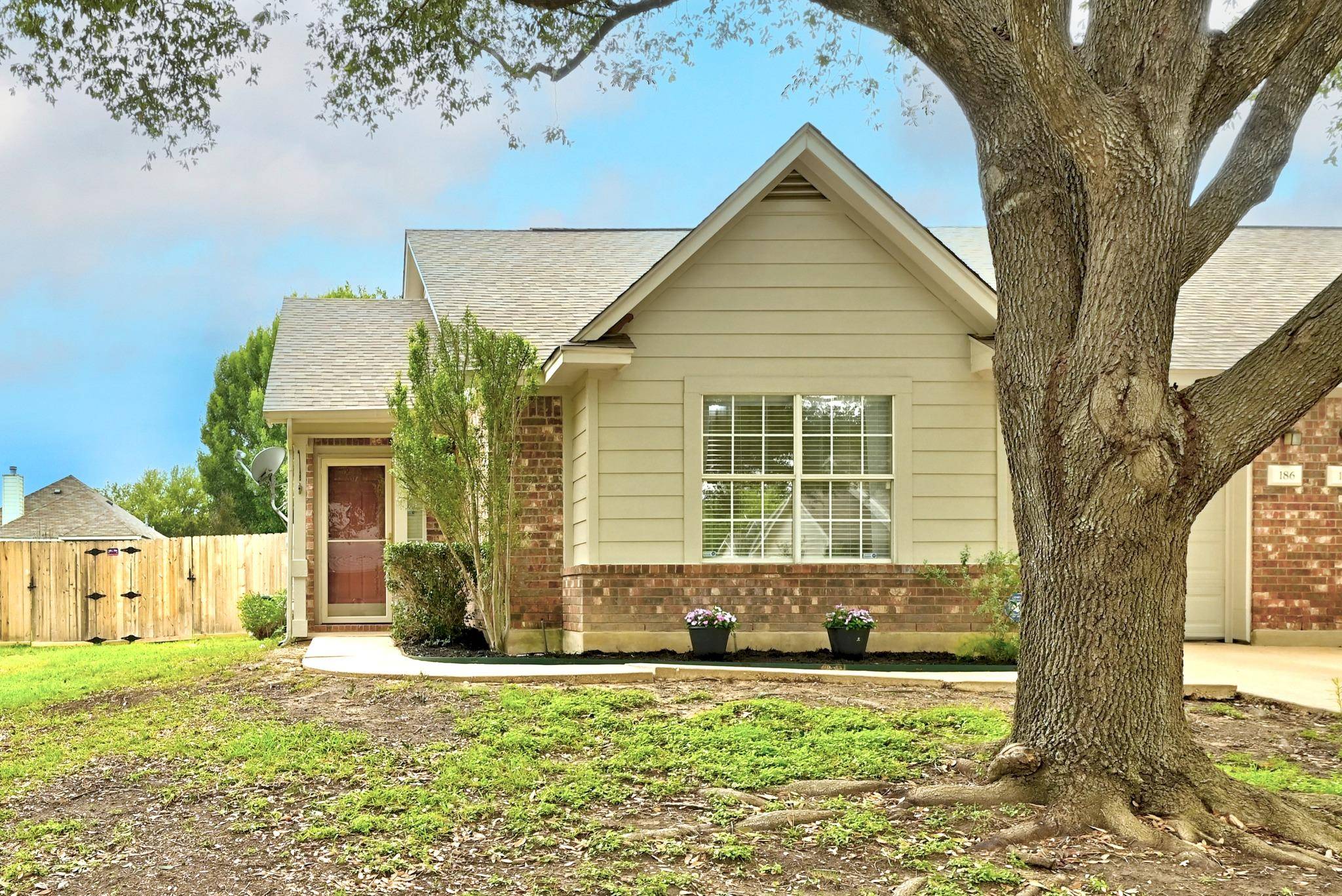 186 Prairie Springs LOOP, Georgetown, TX 78626