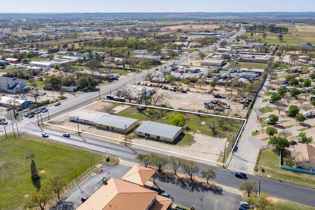 702 S Washington HWY, Fredericksburg, TX 78624