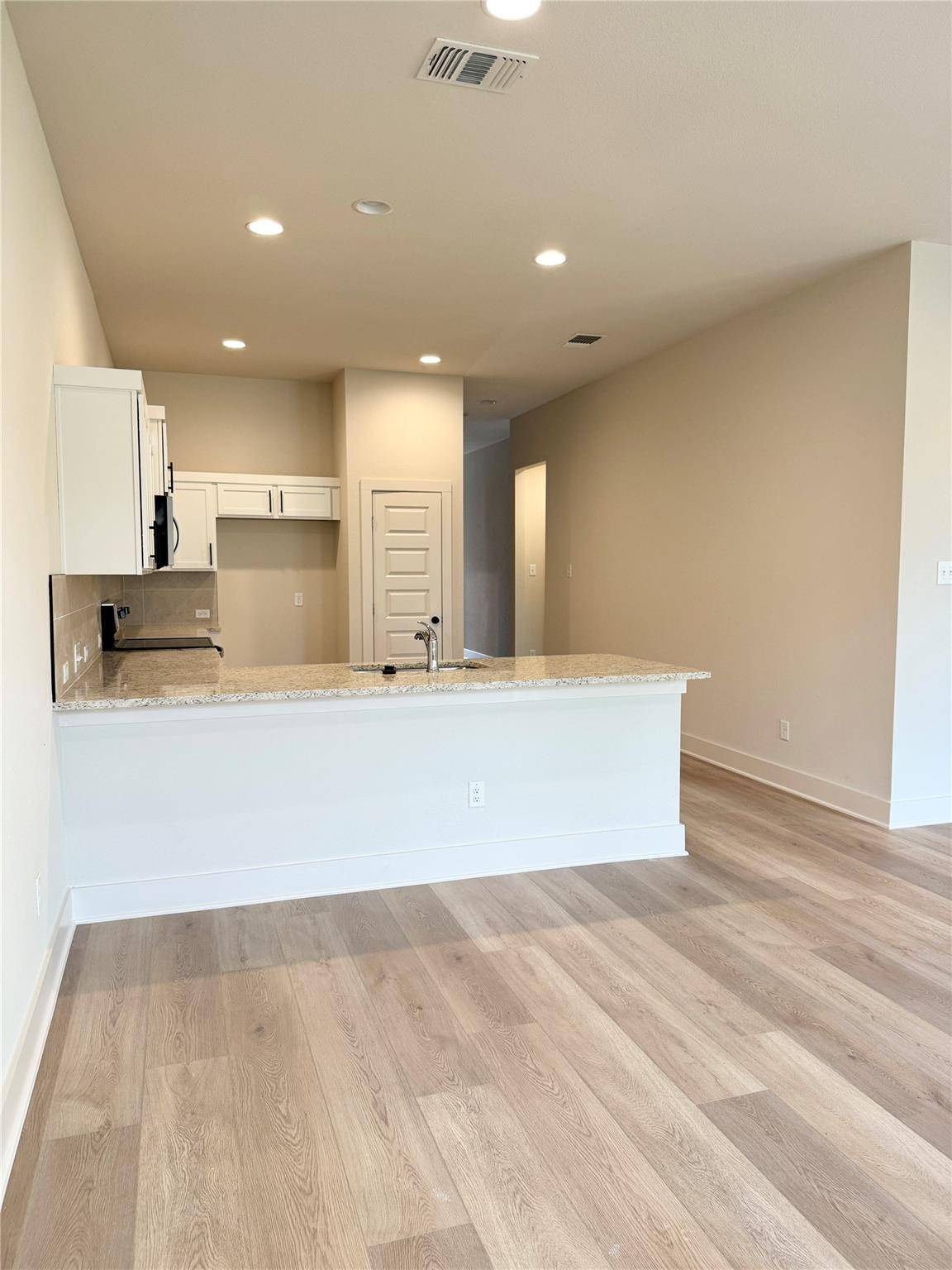 108 Zayd CT #B, Jarrell, TX 76537