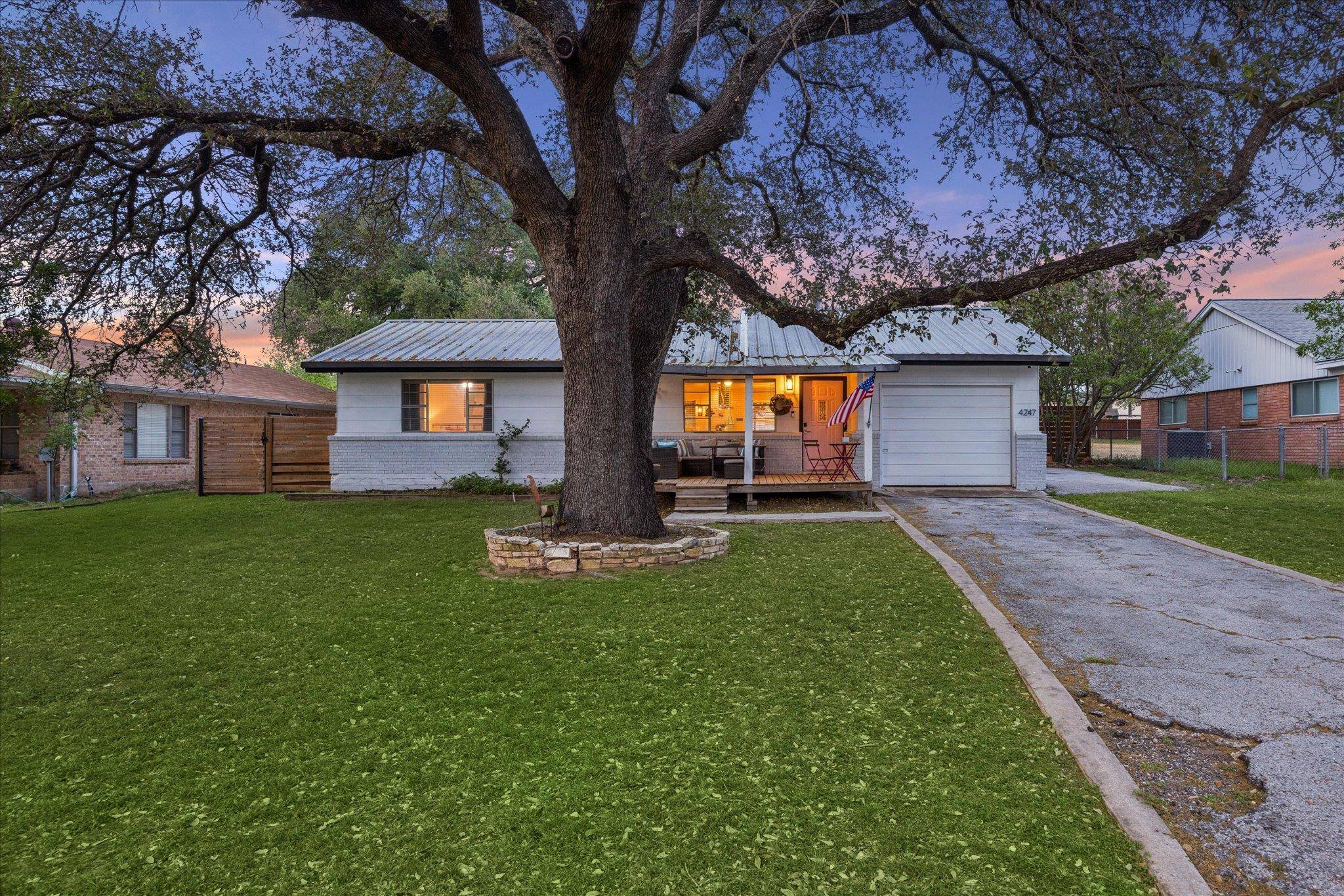 4247 River Oaks DR, Kingsland, TX 78639