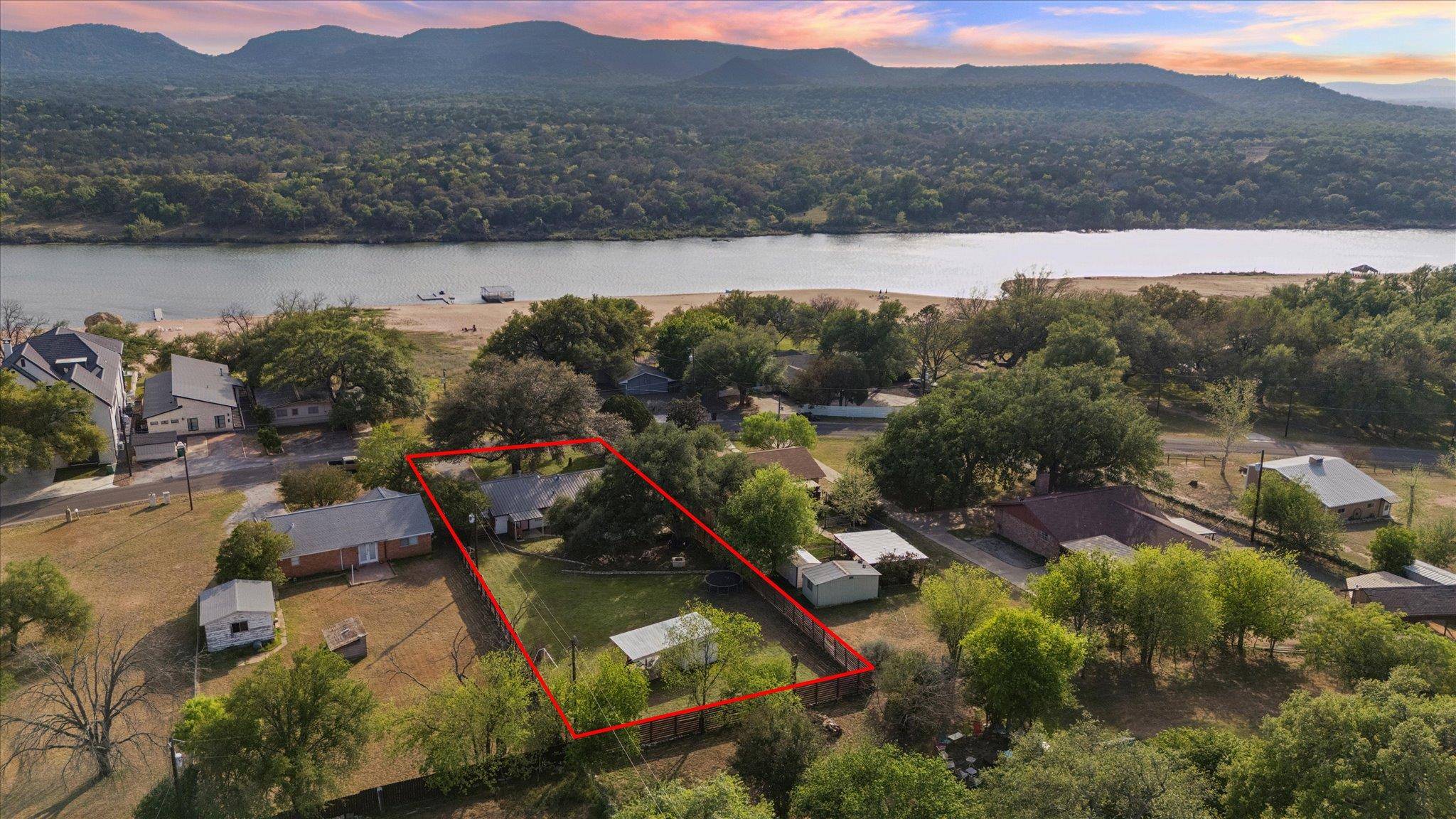 4247 River Oaks DR, Kingsland, TX 78639