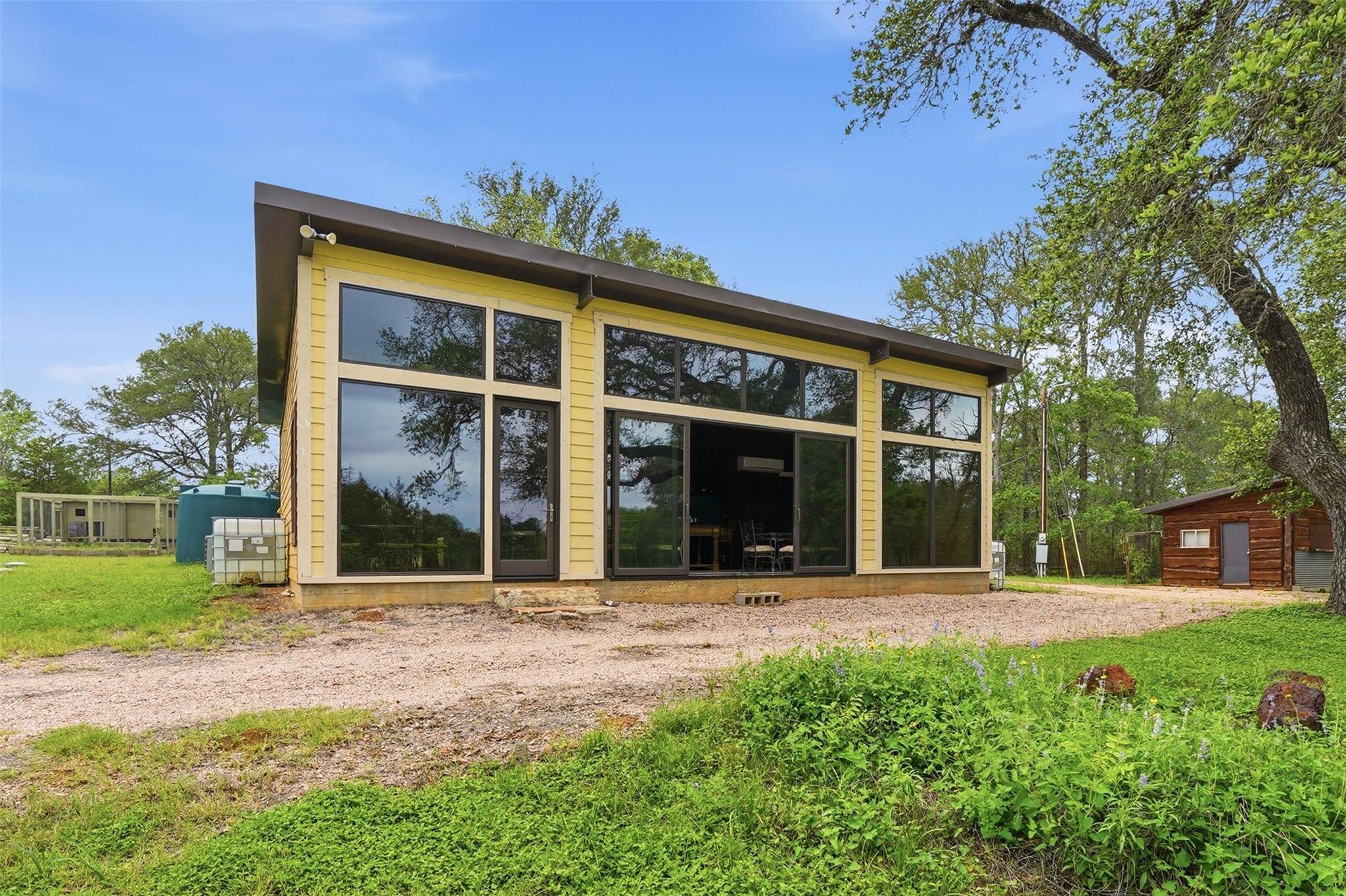 169 Ann Powell RD, Smithville, TX 78957