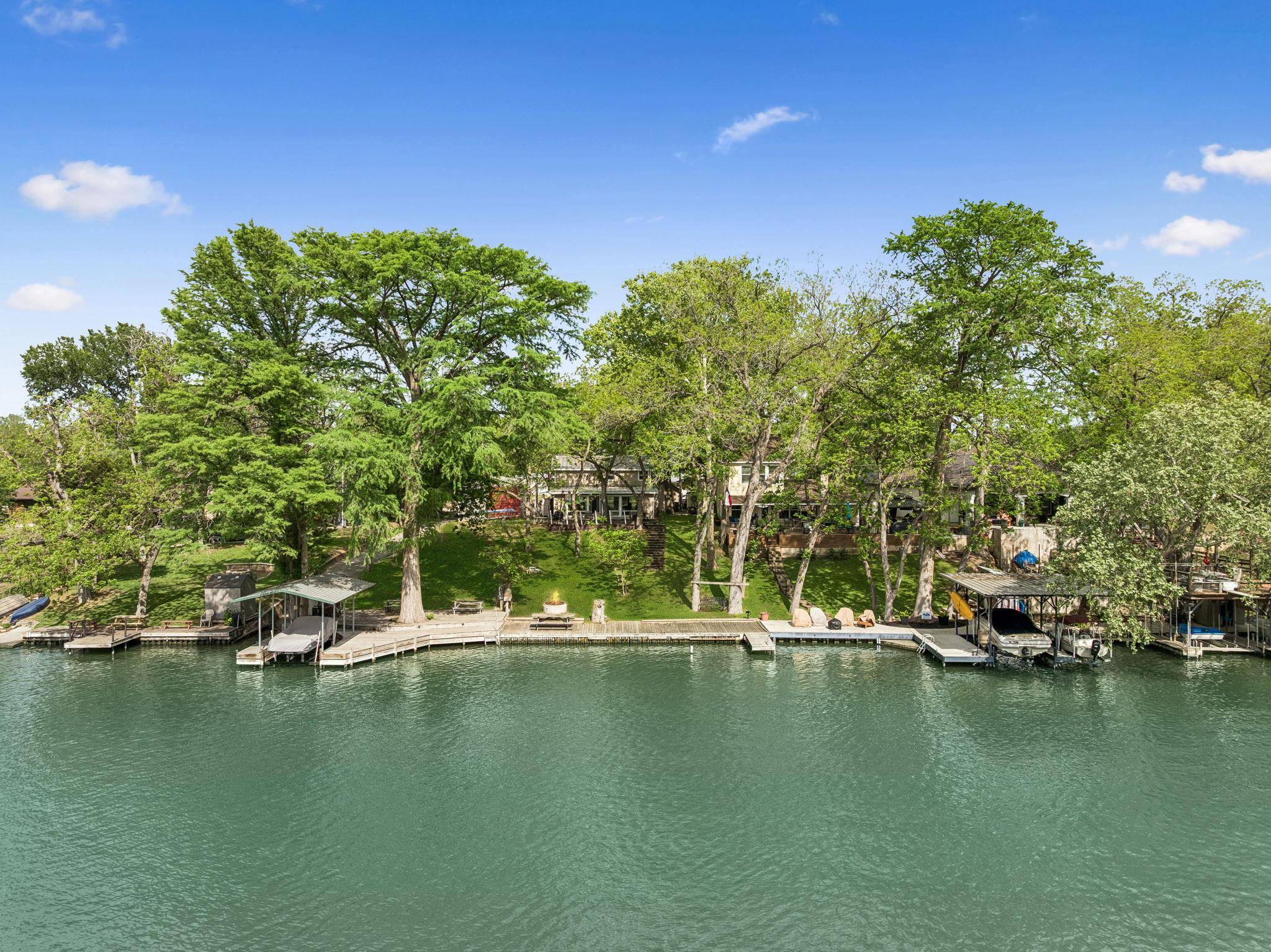 723 E Zipp RD, New Braunfels, TX 78130