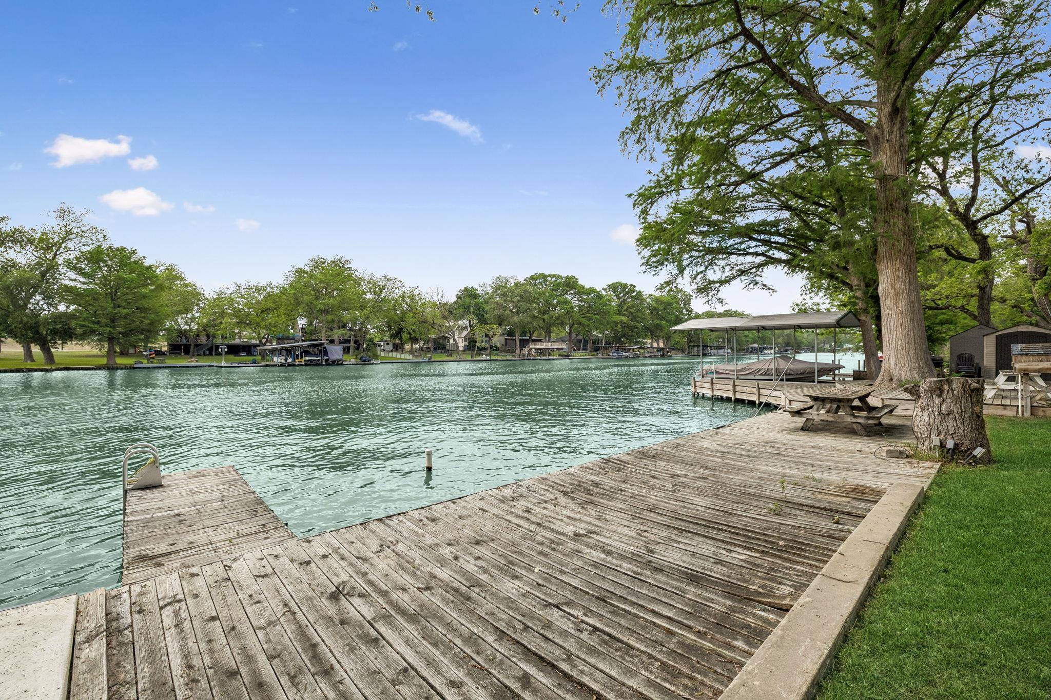 723 E Zipp RD, New Braunfels, TX 78130