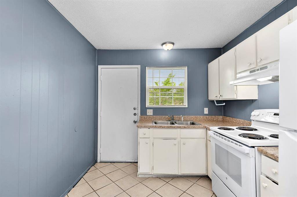 1611 Jones ST #6, Taylor, TX 76574