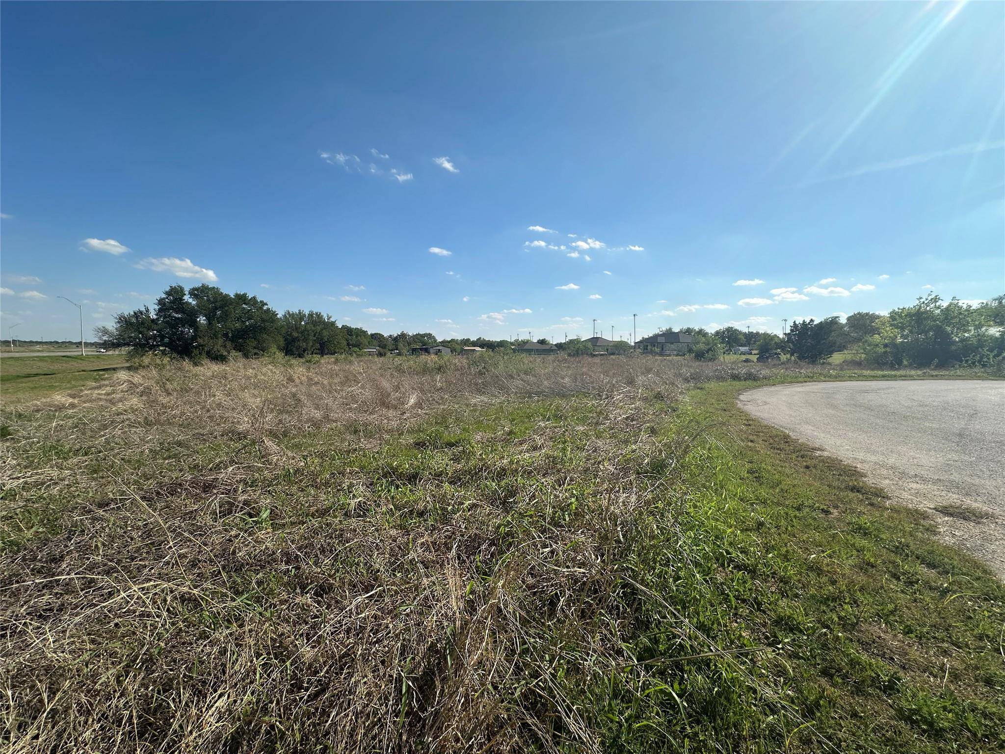 320 & 330 E Tomlinson ST, Florence, TX 76527