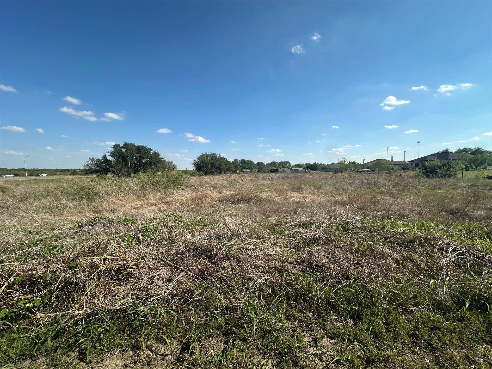 320 & 330 E Tomlinson ST, Florence, TX 76527
