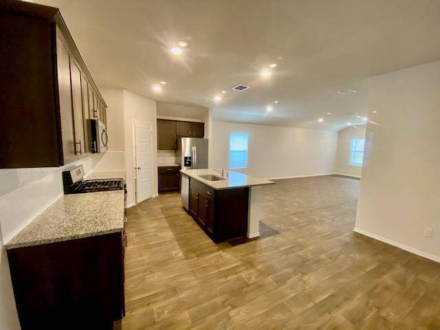 1733 James ST, New Braunfels, TX 78130