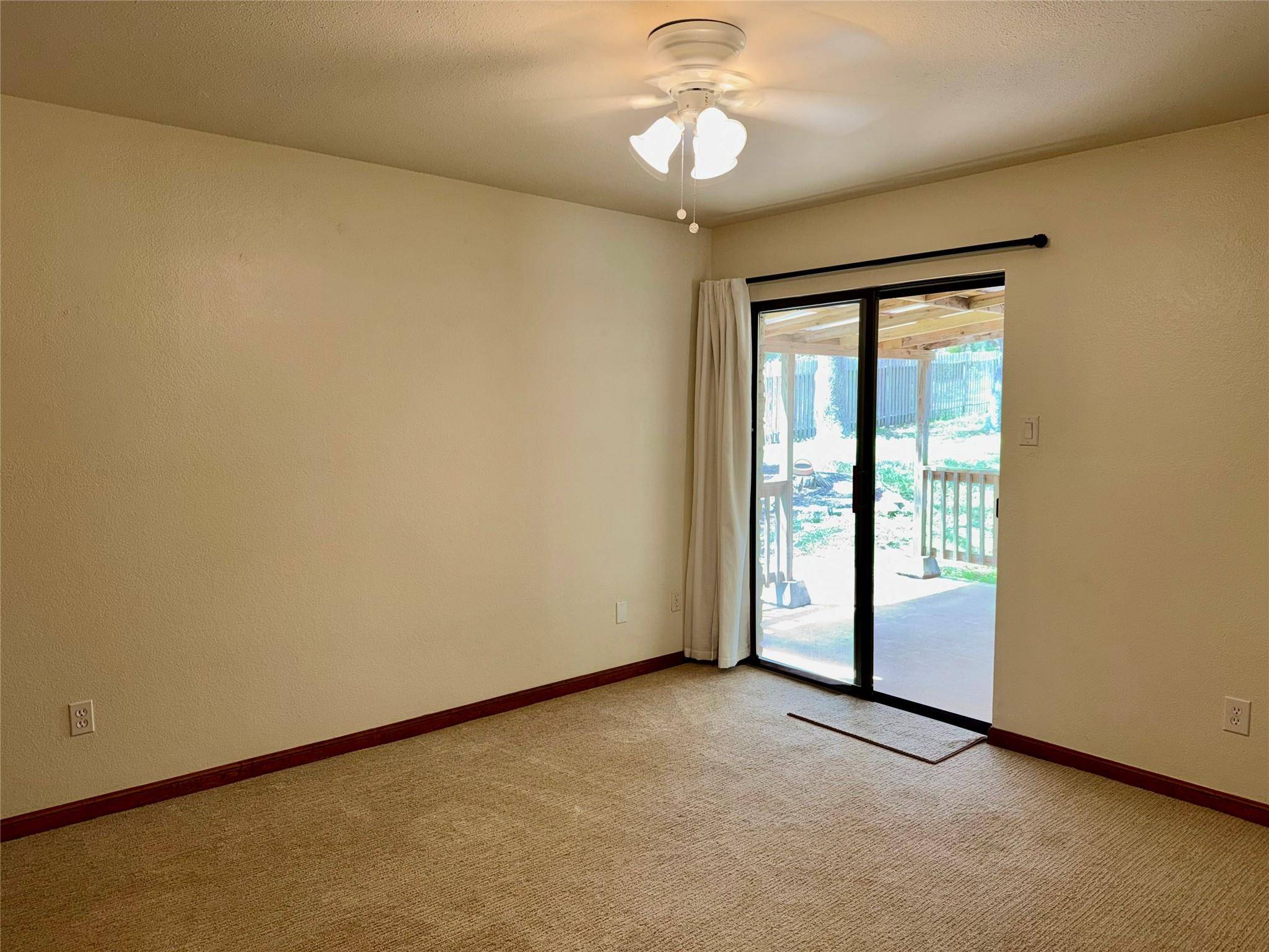 349 Fantail LOOP #B, Lakeway, TX 78734