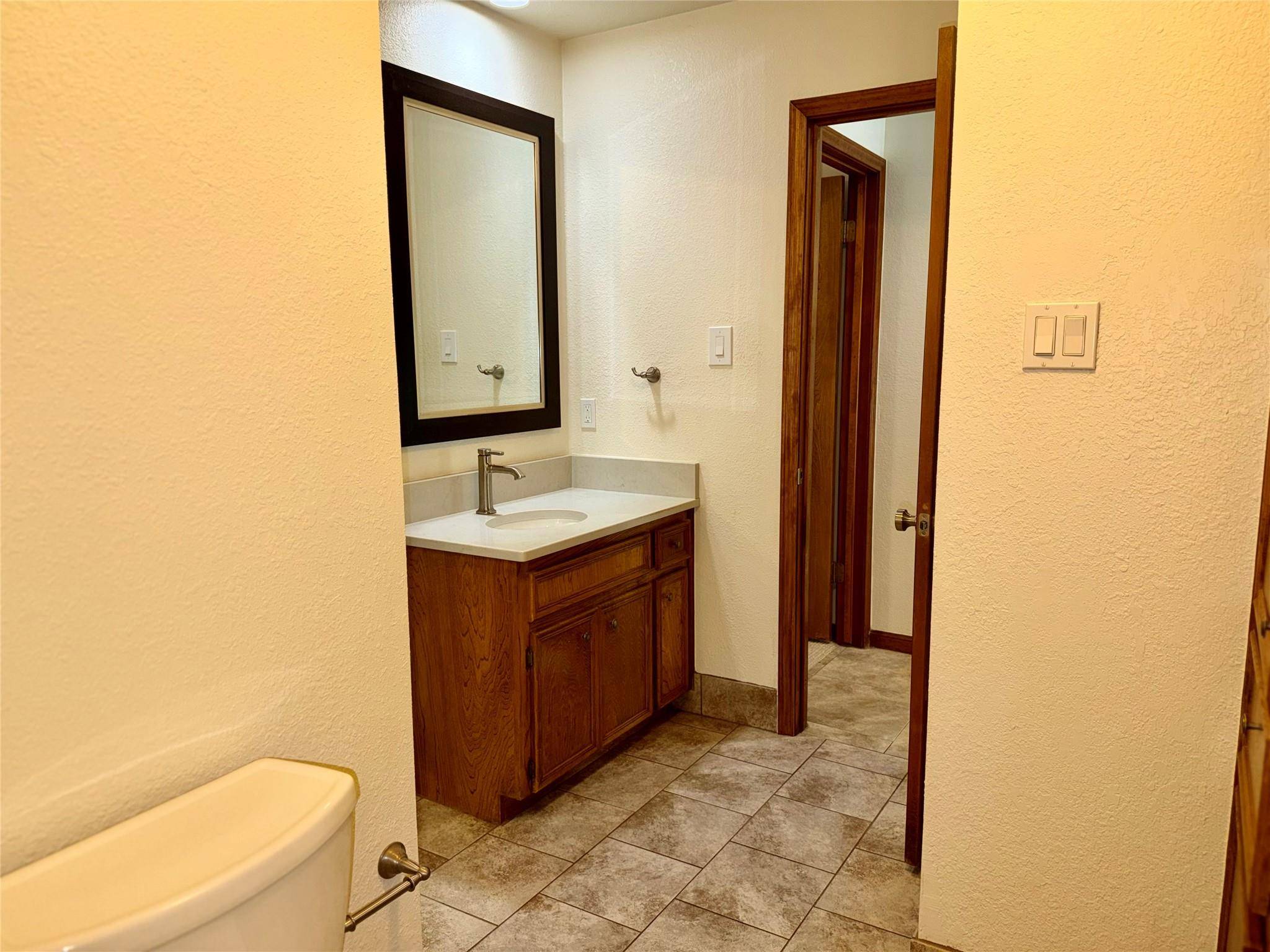 349 Fantail LOOP #B, Lakeway, TX 78734