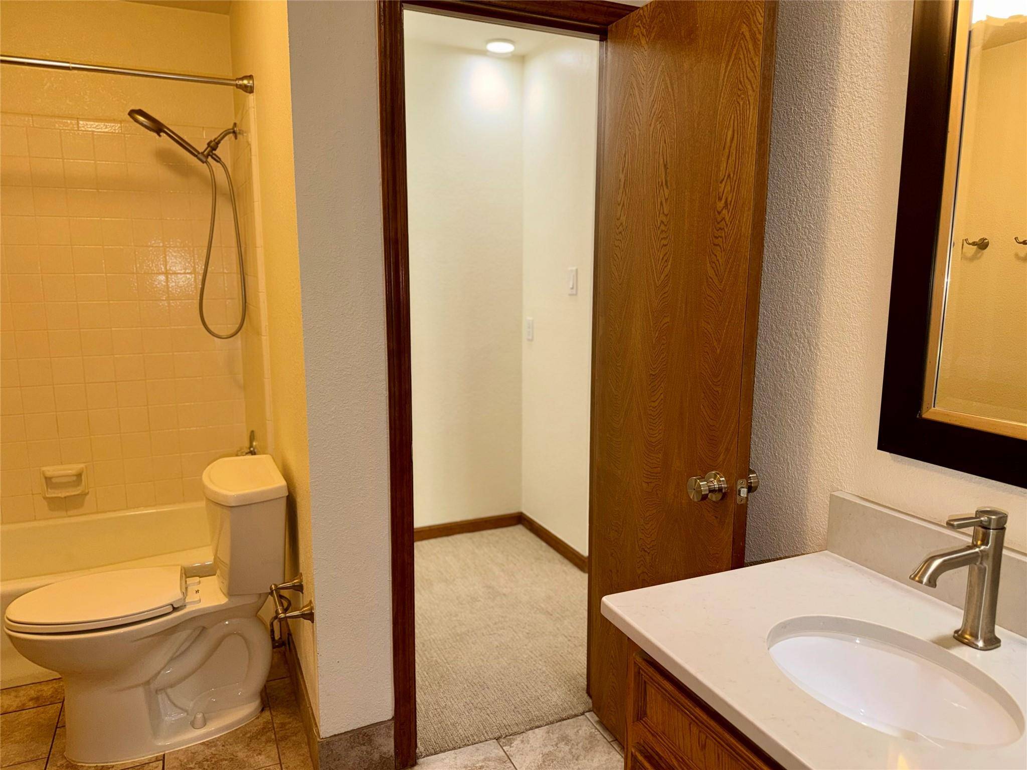 349 Fantail LOOP #B, Lakeway, TX 78734