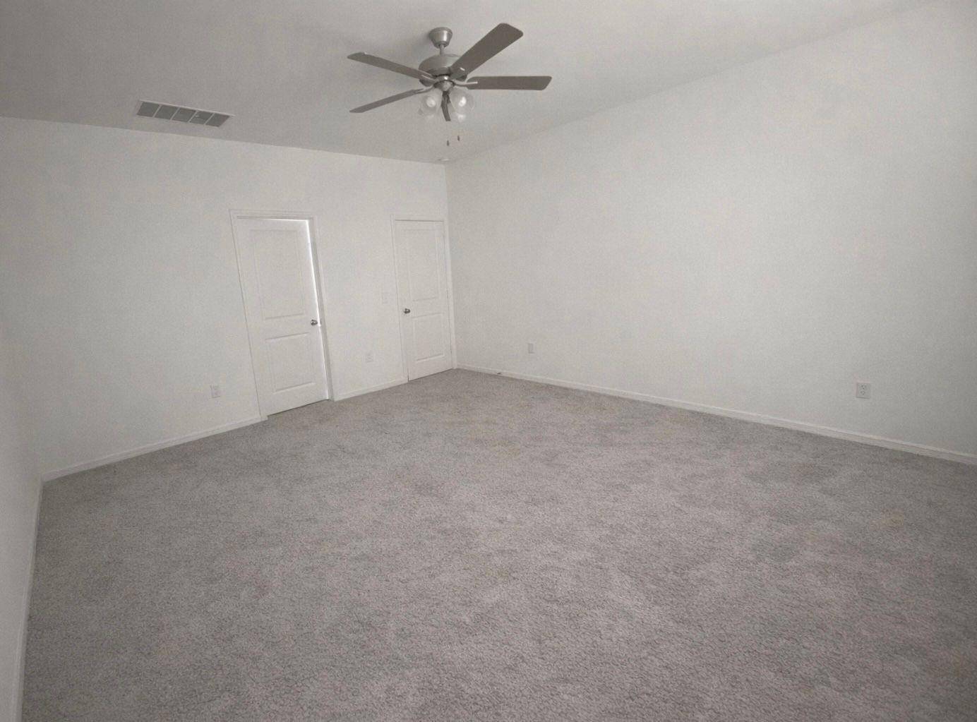 208 Eagle Lake DR, Hutto, TX 78634