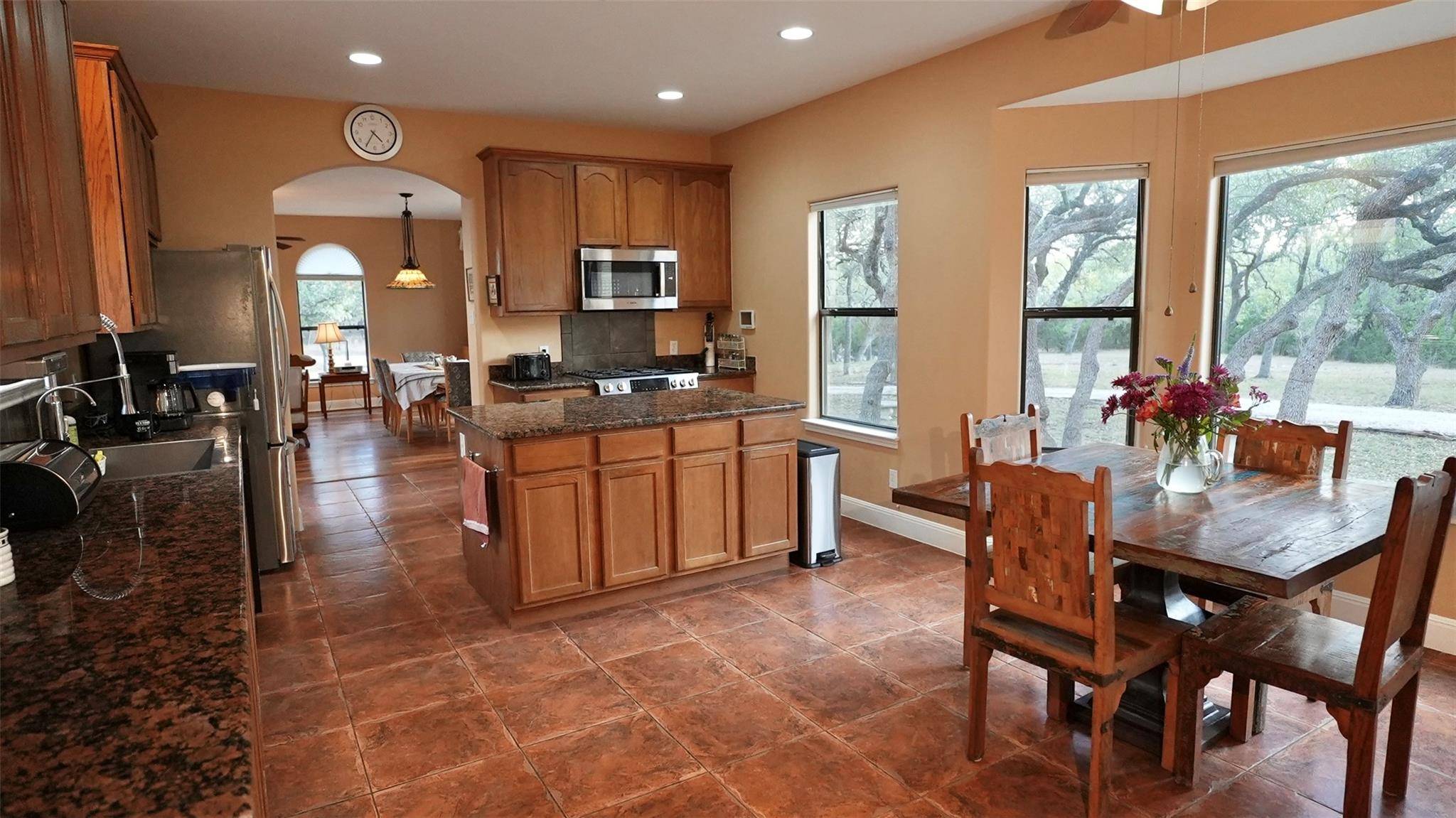 450 Windmill Oaks DR, Wimberley, TX 78676