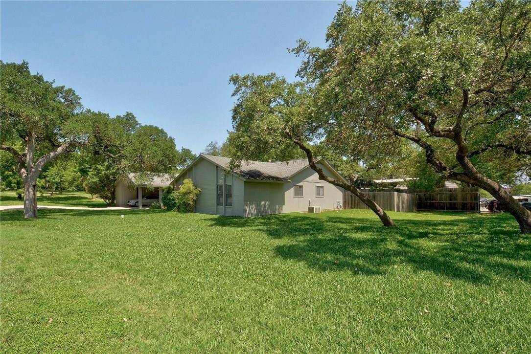 6100 Forest Hills DR #B, Austin, TX 78746