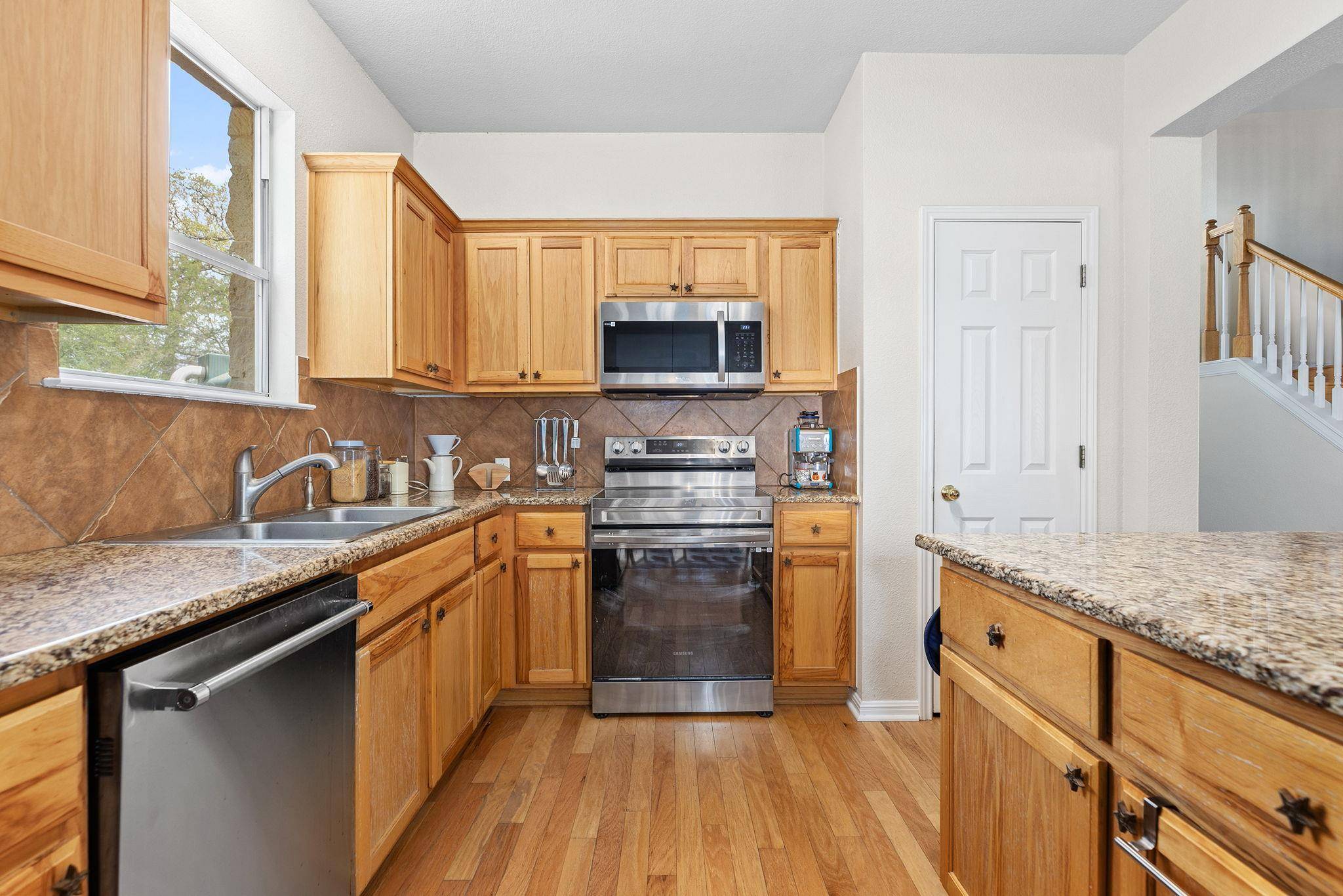 202 The Oaks BLVD, Elgin, TX 78621