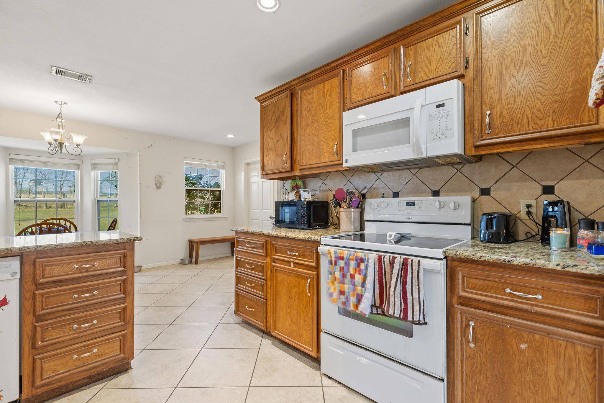 61 Family CIR, Hutto, TX 78634