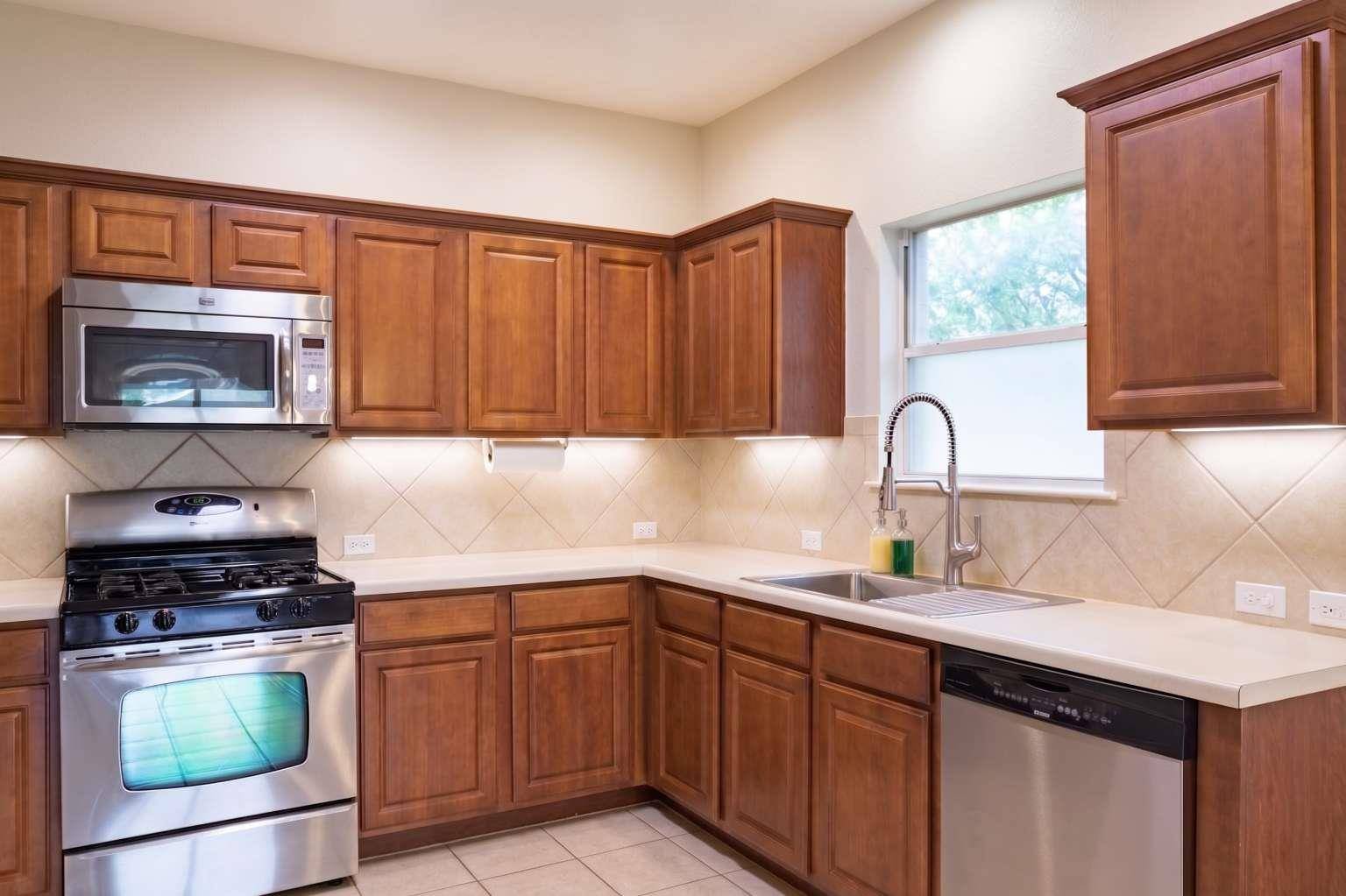102 Buck Shot CT, Bastrop, TX 78602