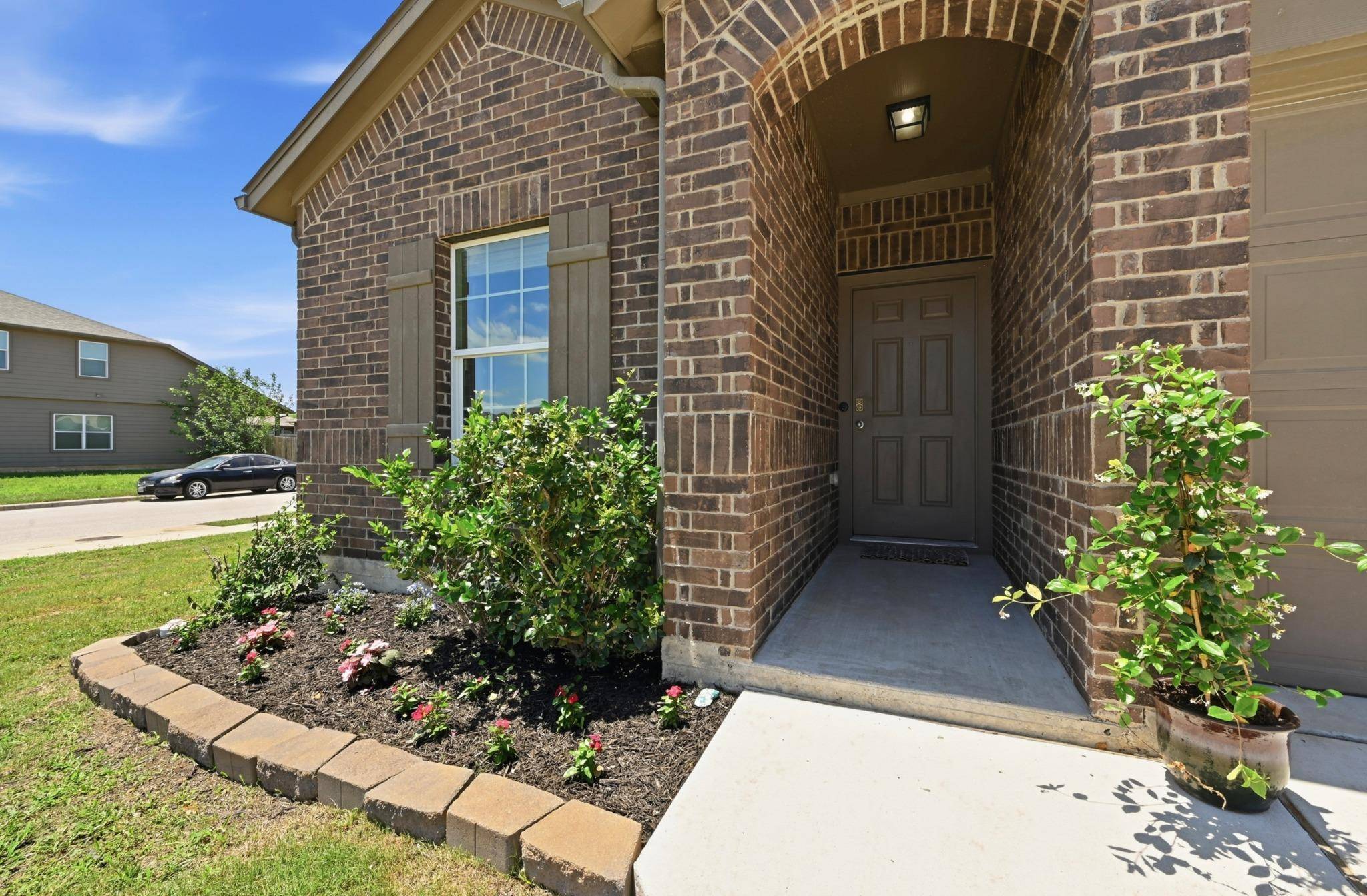 227 Hess DR, Kyle, TX 78640