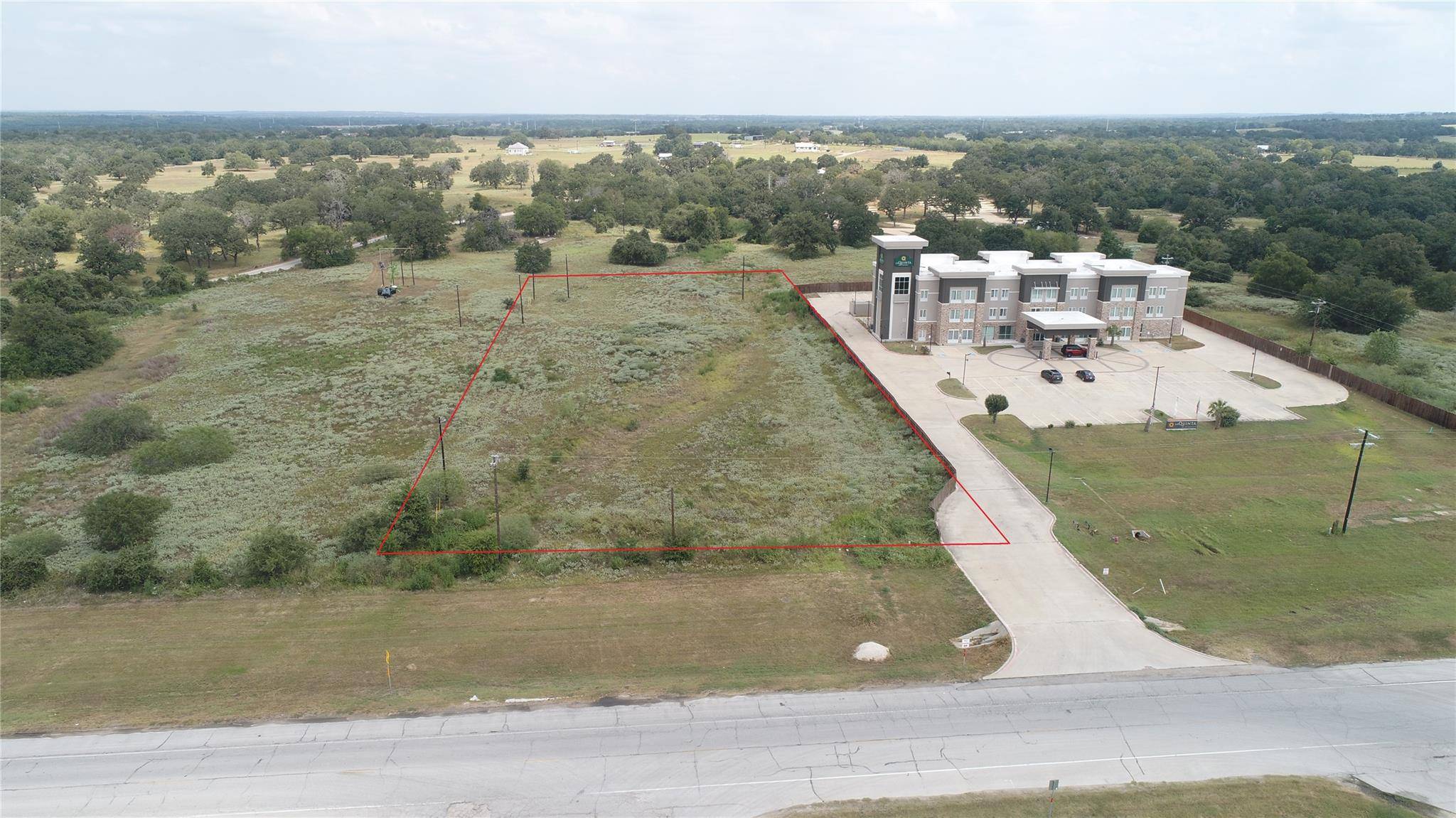 197 E Highway 90 HWY, Luling, TX 78648