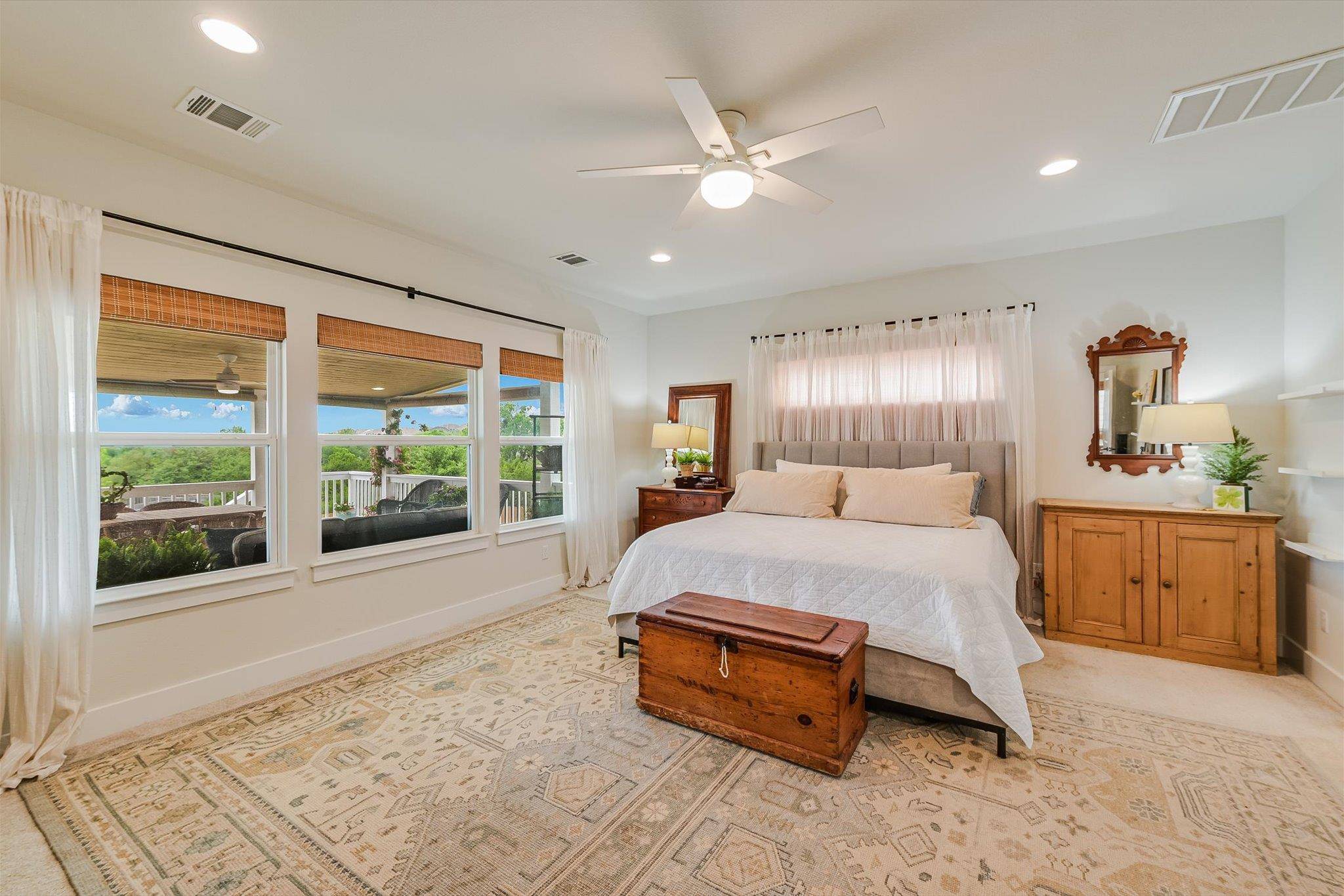 125 Broken Oak DR, Liberty Hill, TX 78642