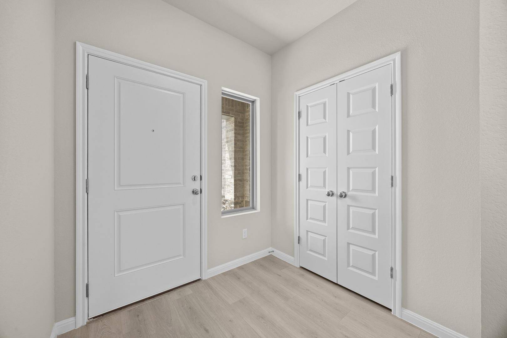 206 Hornet ST, Elgin, TX 78621